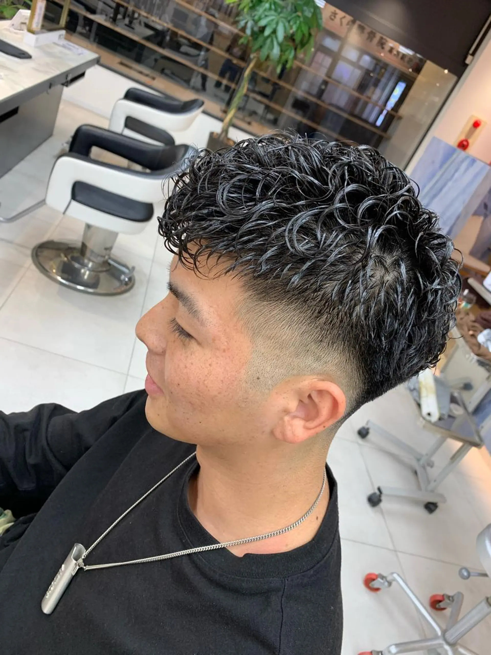 ショート パーマ メンズ フェードカット メンズパーマ L PLACE所属・L PLACE 丸山一希のヘアスタイル