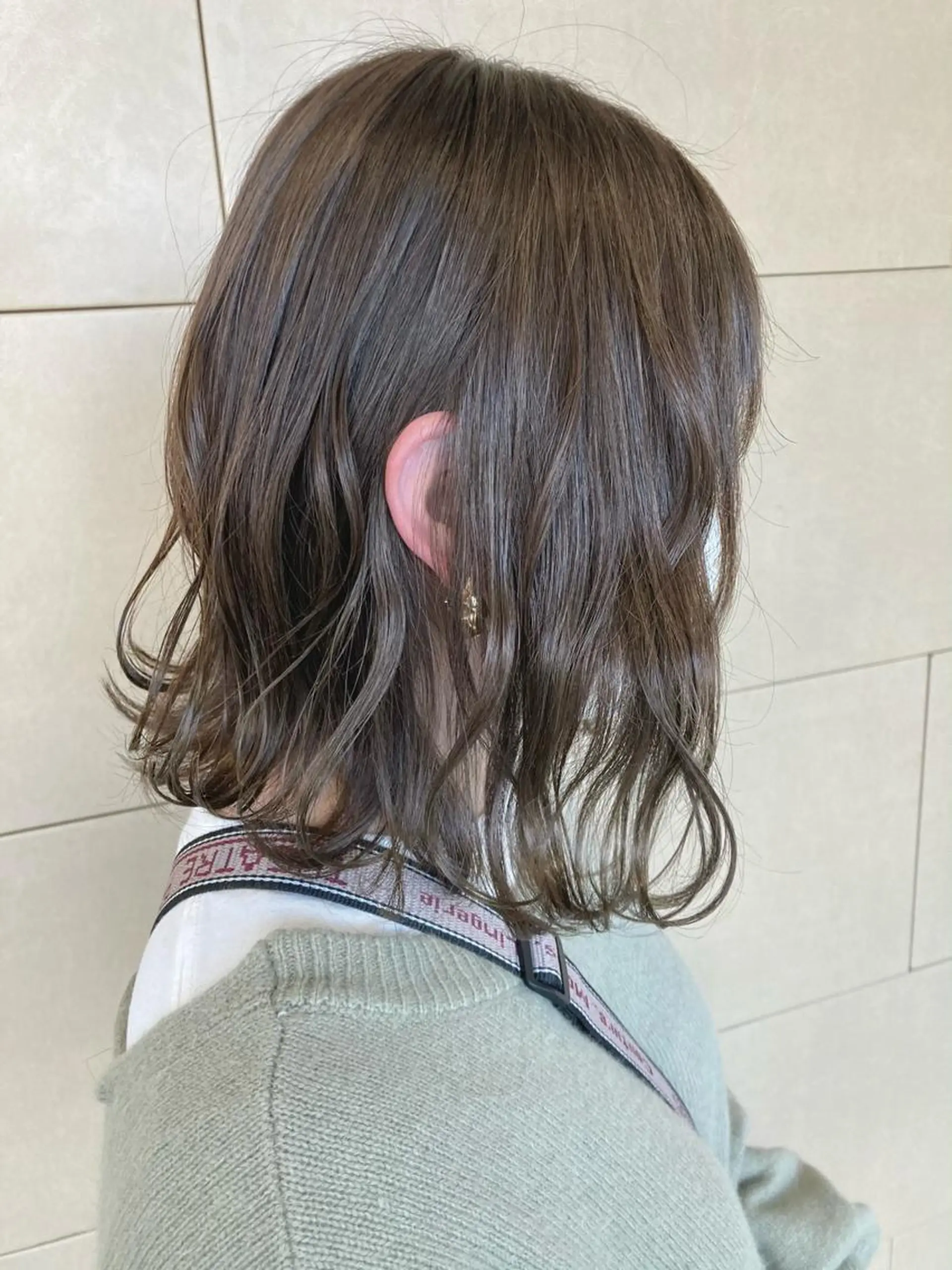 ミディアム アッシュ タカツド ユウキのヘアスタイル