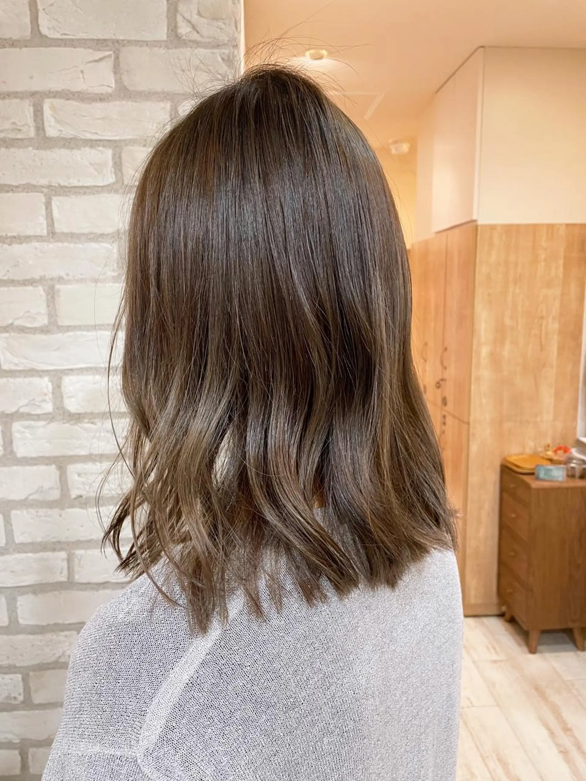 ミディアム カラー ハイライトカラー ハイライト カット ヘアカラー トリートメント 清水 有実子のヘアスタイル