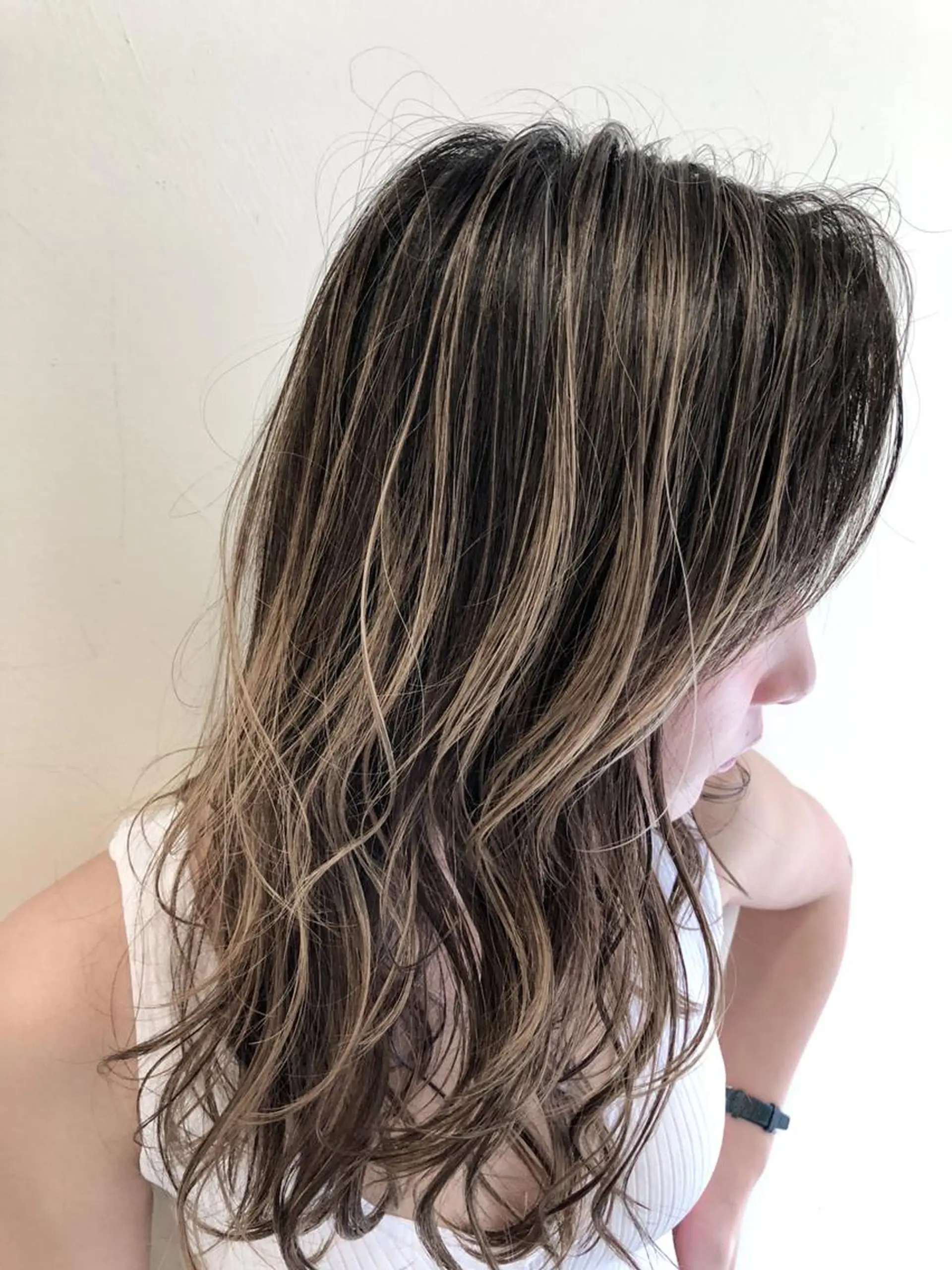 セミロング カラー グラデーションカラー ハイライトカラー ハイライト WONK. ウォンク 心斎橋のヘアスタイル