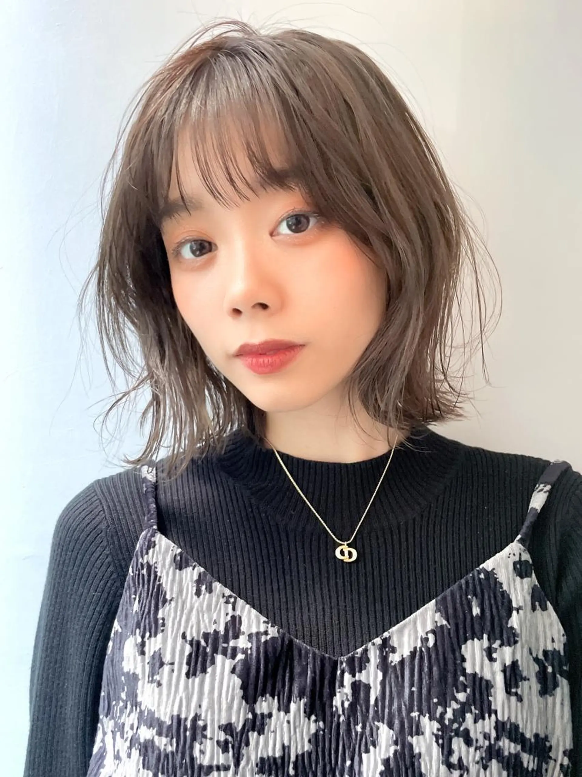ミディアム カラー 切りっぱなしボブ 透明感カラー グレージュ ボブ カット パーマ ✨カラー支持No.1 🧸ワキ カナコ🧸のヘアスタイル
