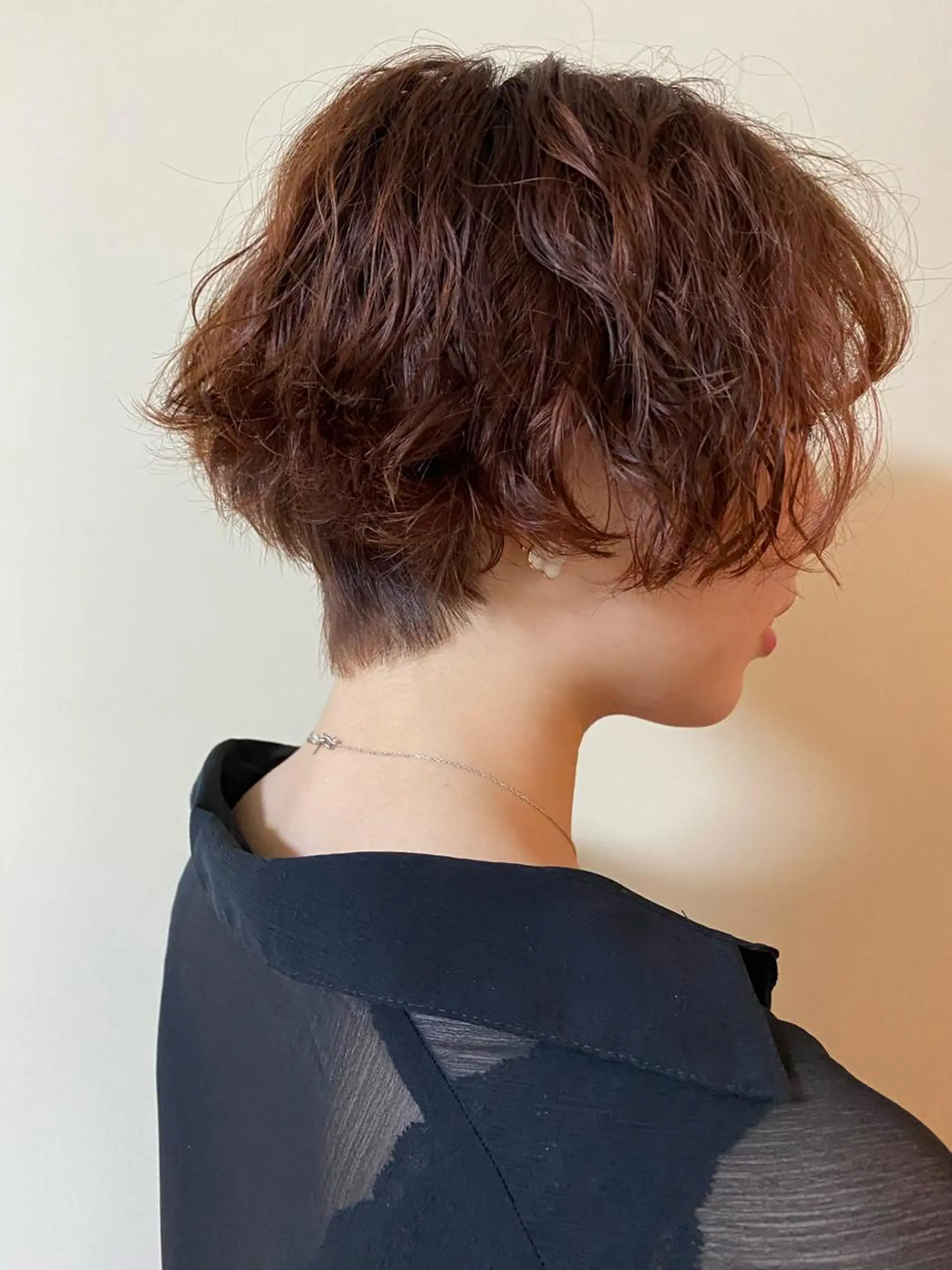 ショート カラー オレンジ バイオレットカラー NATSUKI😸 ‪✂︎‬南森町美容室のヘアスタイル