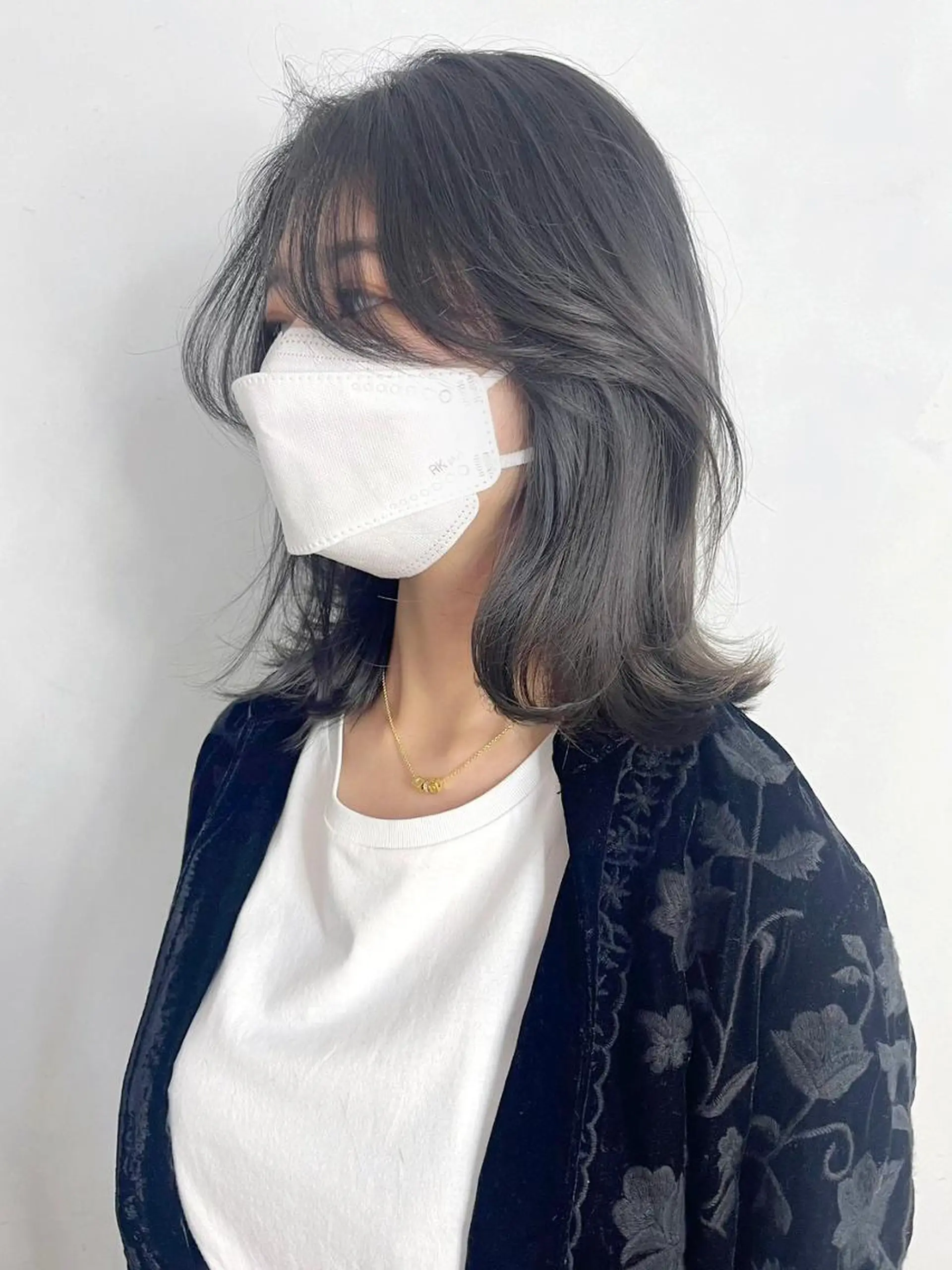 ミディアム カラー グレージュ レイヤーカット カット ヘアカラー トリートメント ITbyALBUM 八王子店のヘアスタイル