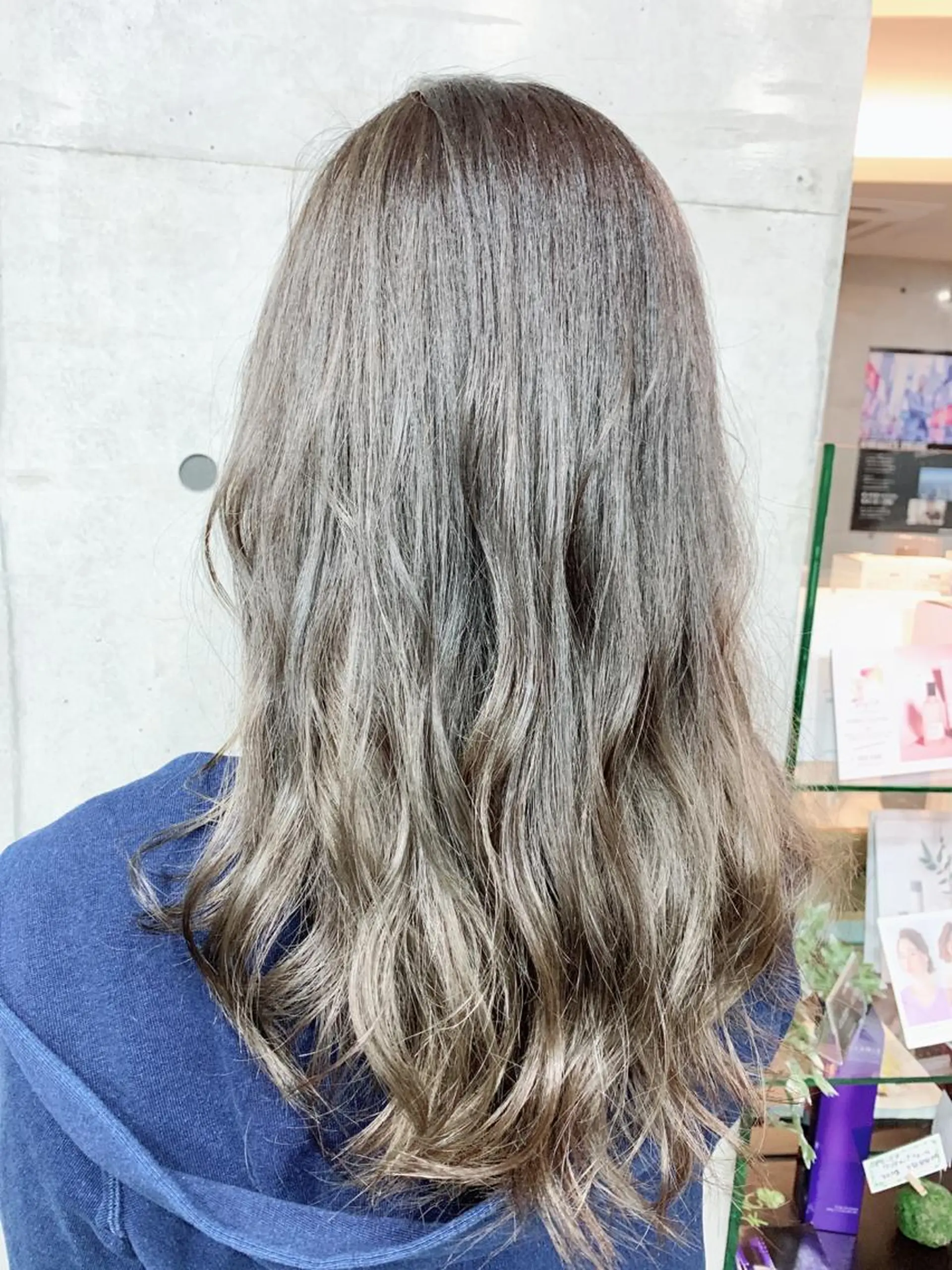 セミロング カラー アディクシーカラー ハイライトカラー ハイライト ヘアカラー 小林 美央のヘアスタイル