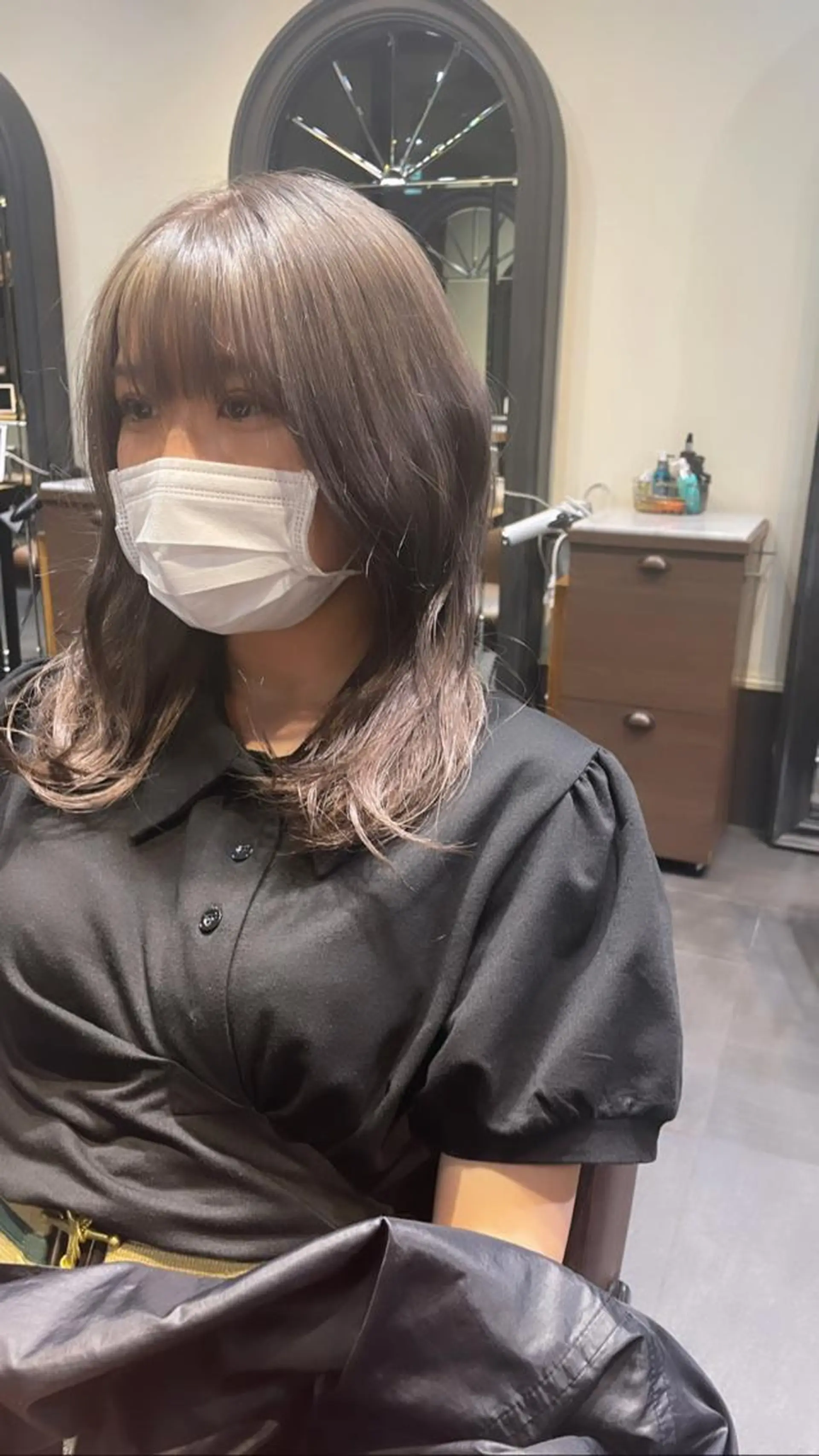ミディアム カラー ブリーチ＆縮毛矯正 🧸ともき🧸のヘアスタイル