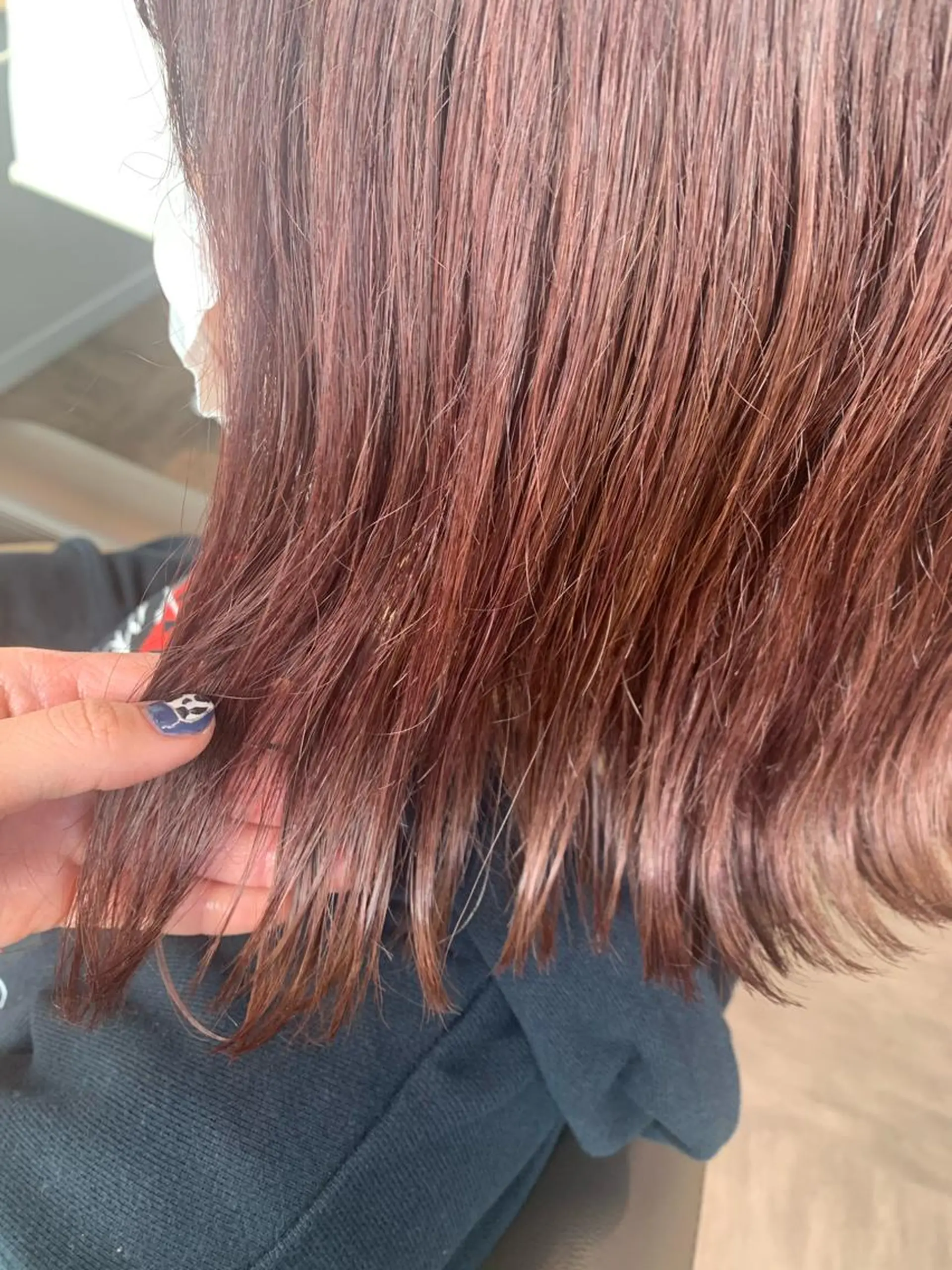 ショート カラー ヘアアレンジ ブラウンカラー ピンクカラー ピンクブラウン カット ヘアカラー トリートメント サナ🌱 切りっぱなしボブのヘアスタイル