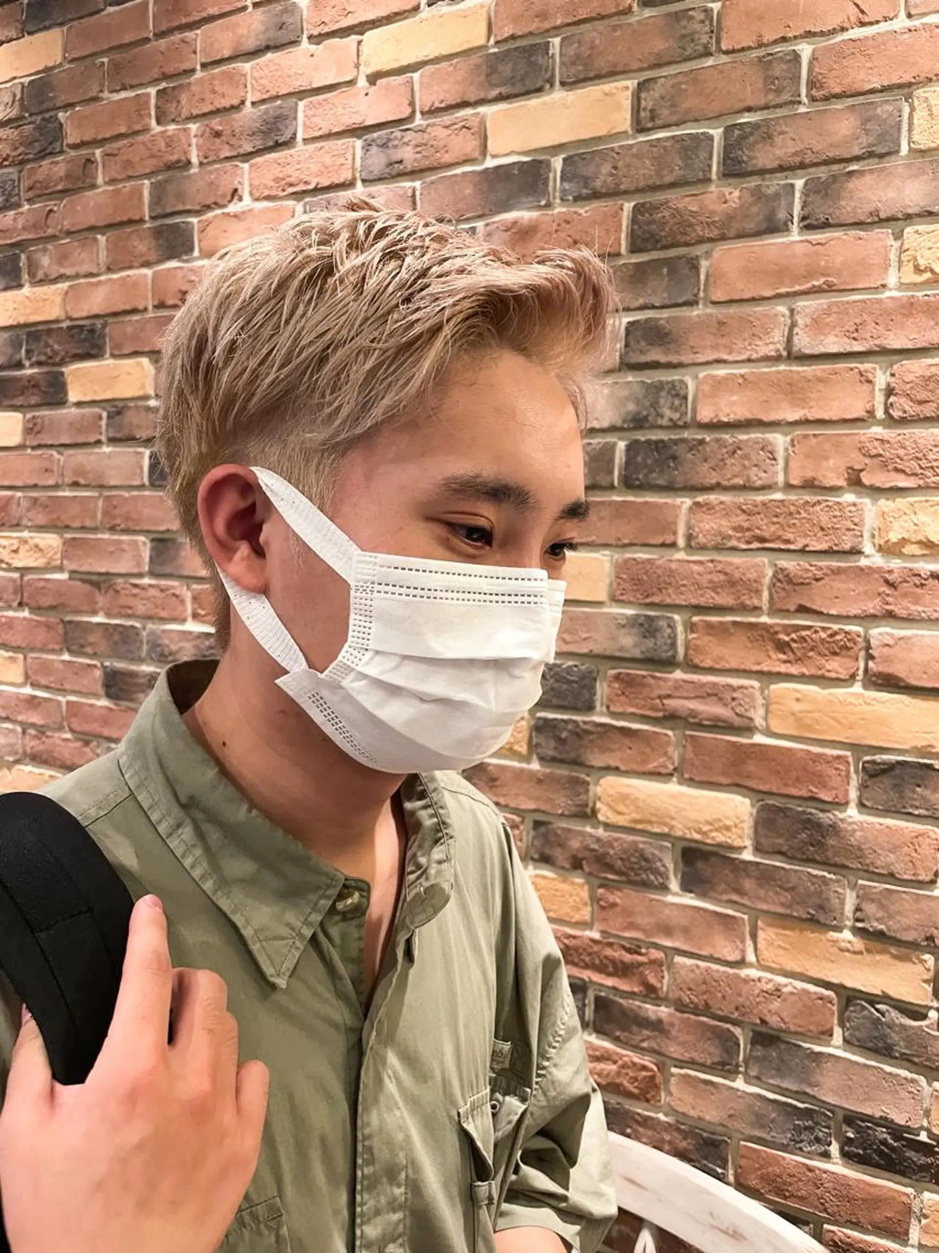 ショート カラー ブロンド アイジマヒロ vagueのヘアスタイル