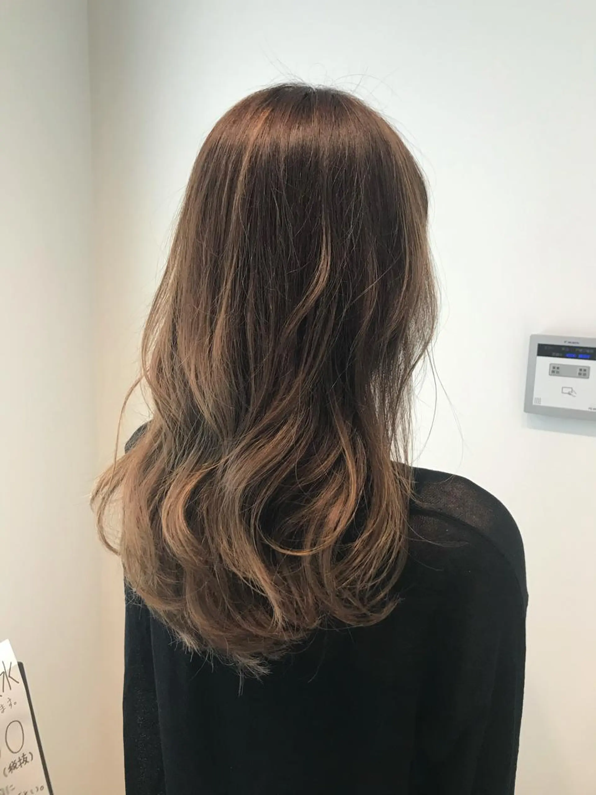 セミロング カット ヘアカラー トリートメント ショートヘア💫 ハイトーン西田拓馬のヘアスタイル