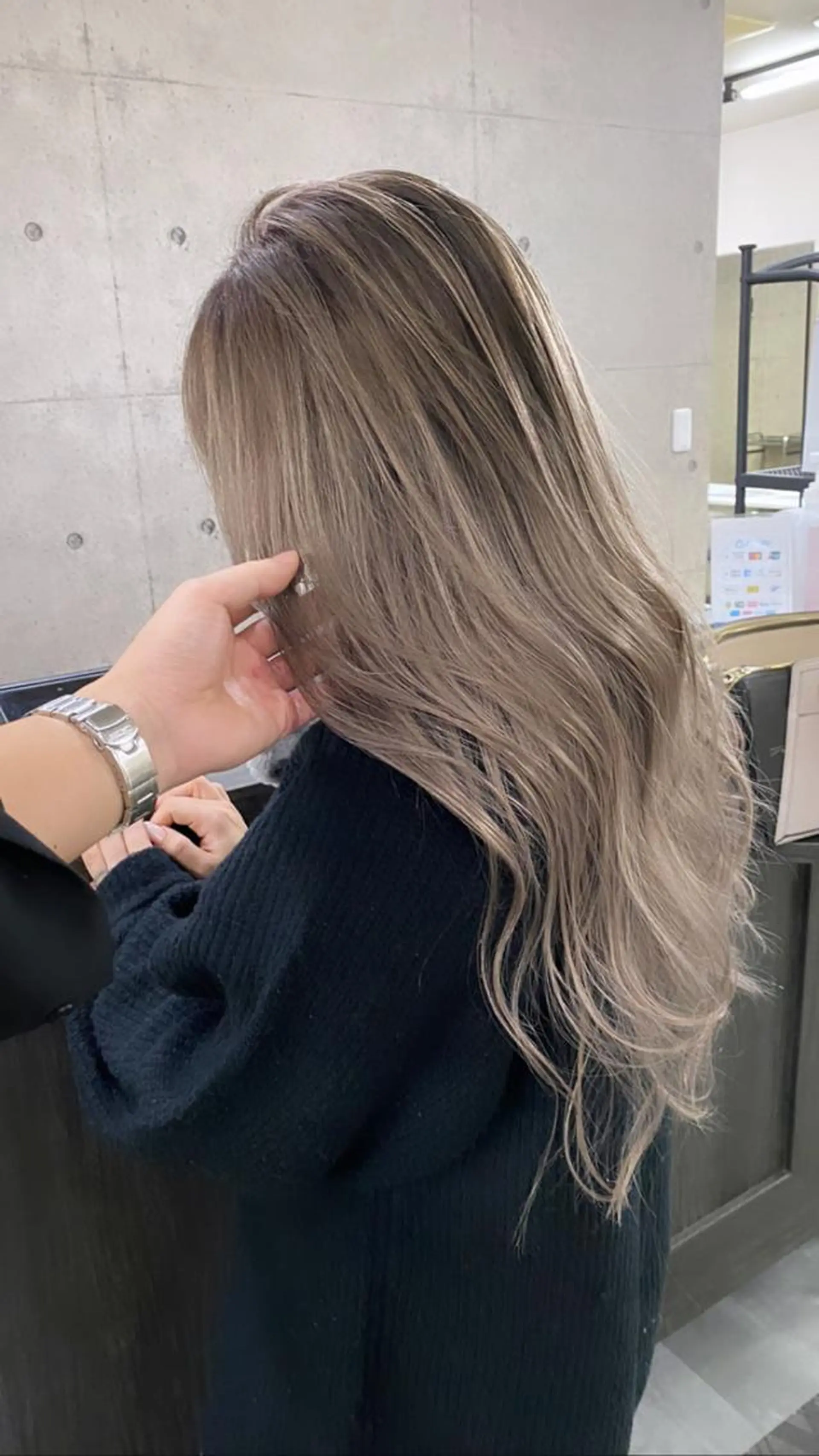 ロング カラー ヘアアレンジ アッシュ バレイヤージュ ブリーチ ブロンド ブラウンカラー ULu. 岡山駅店 髪質改善トリートメント＆ハイトーンカラー所属・SUZU/岡山/矯正 ハイトーン/レイヤーのヘアスタイル