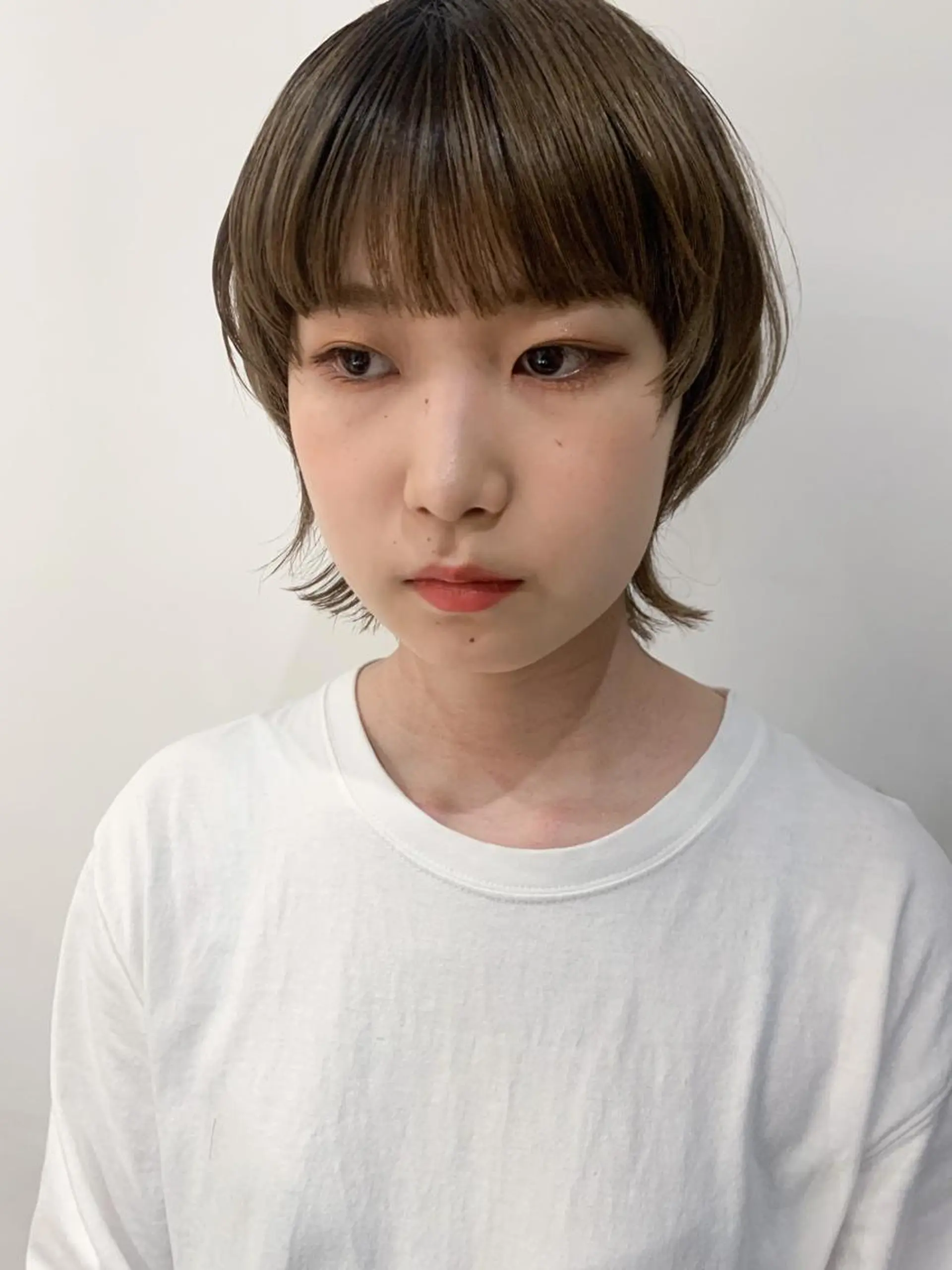 ショート nuu所属・💜ショート💜 ウルフ、ボブ二色亜美のヘアスタイル