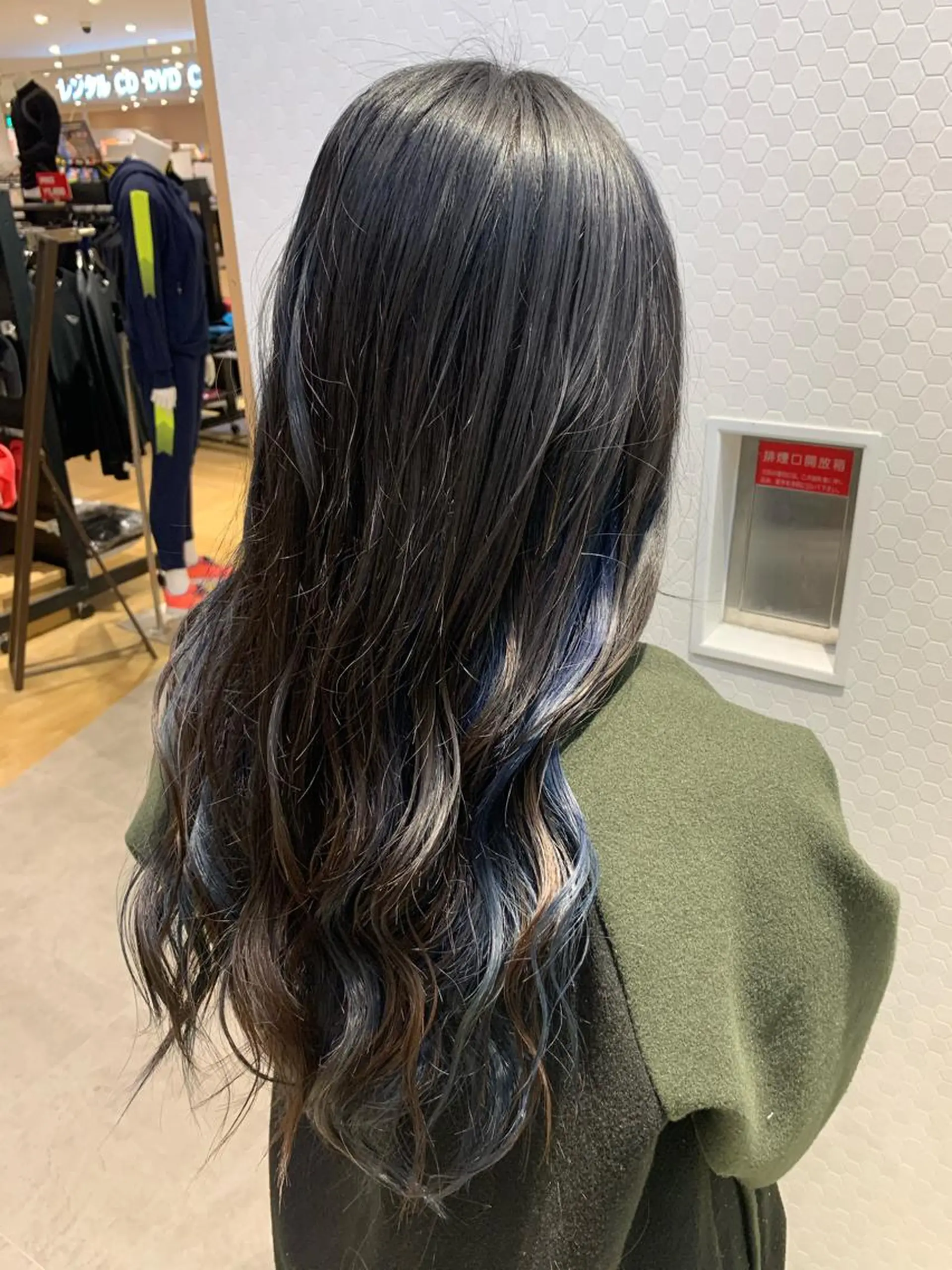 ロング カラー 大橋 一智のヘアスタイル