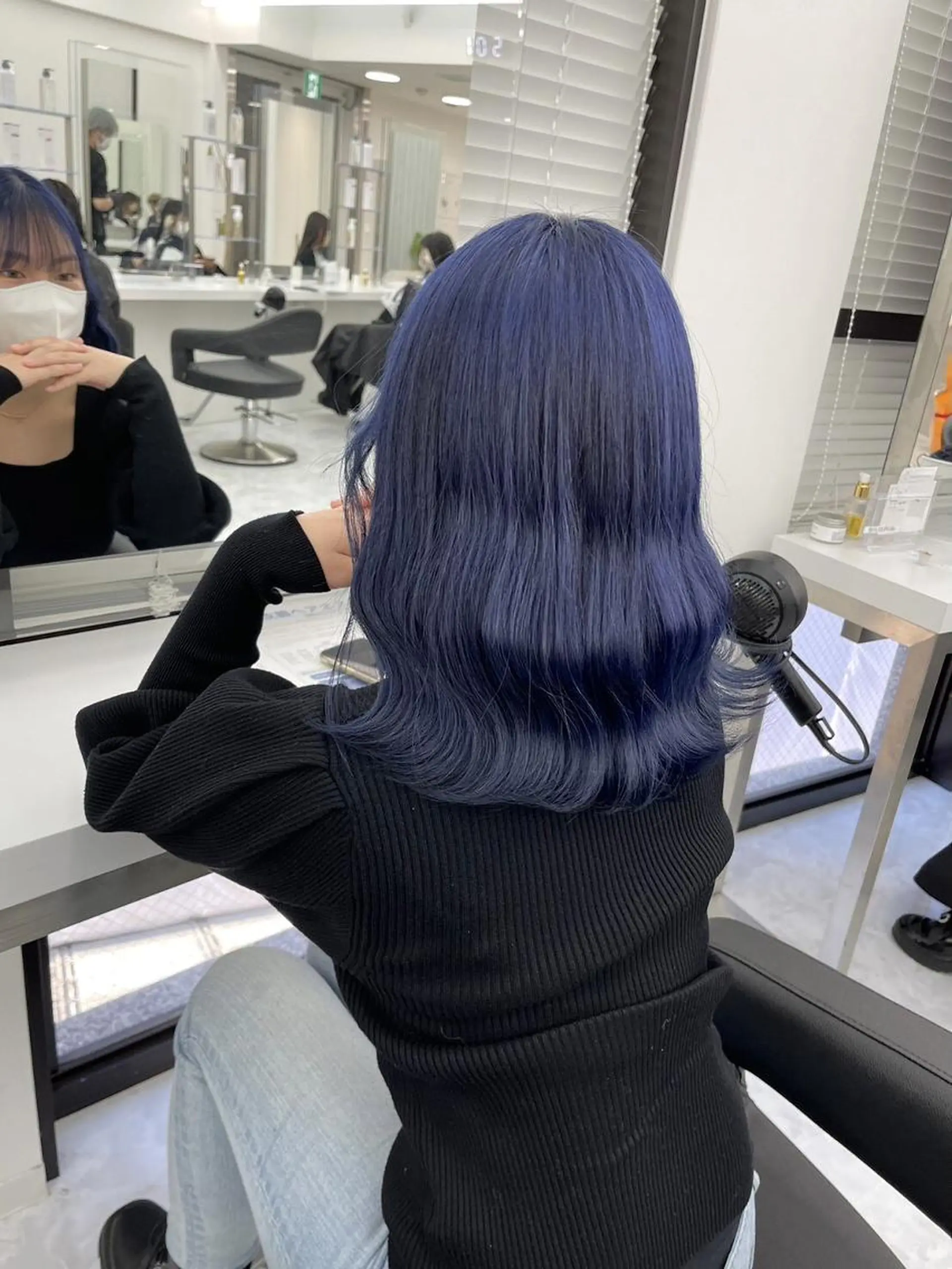 ロング 色落ち綺麗🇰🇷 透明感ブルーブラックのヘアスタイル