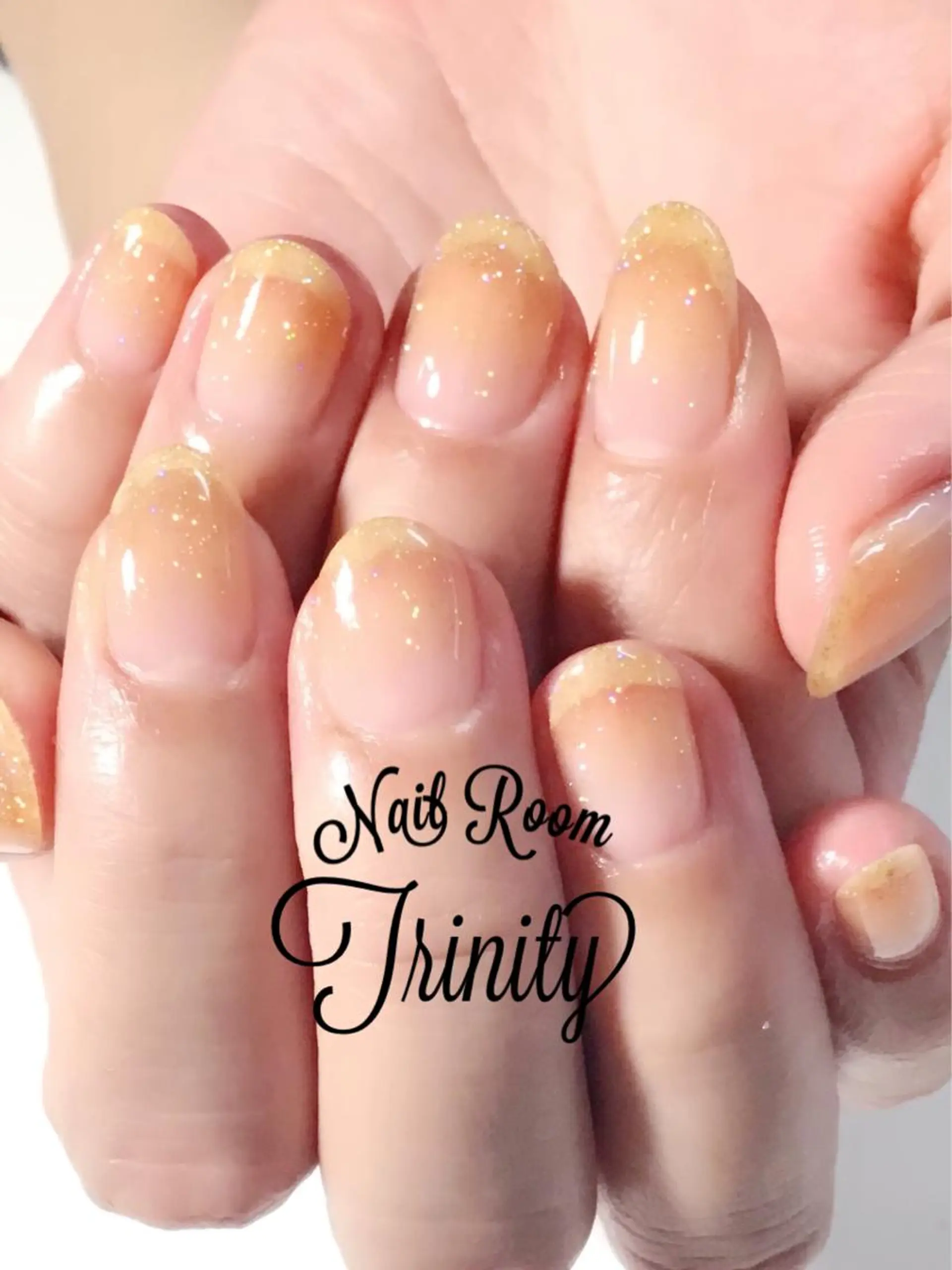 ネイル ハンドネイル Trinity ネイリストスタッフのネイルデザイン