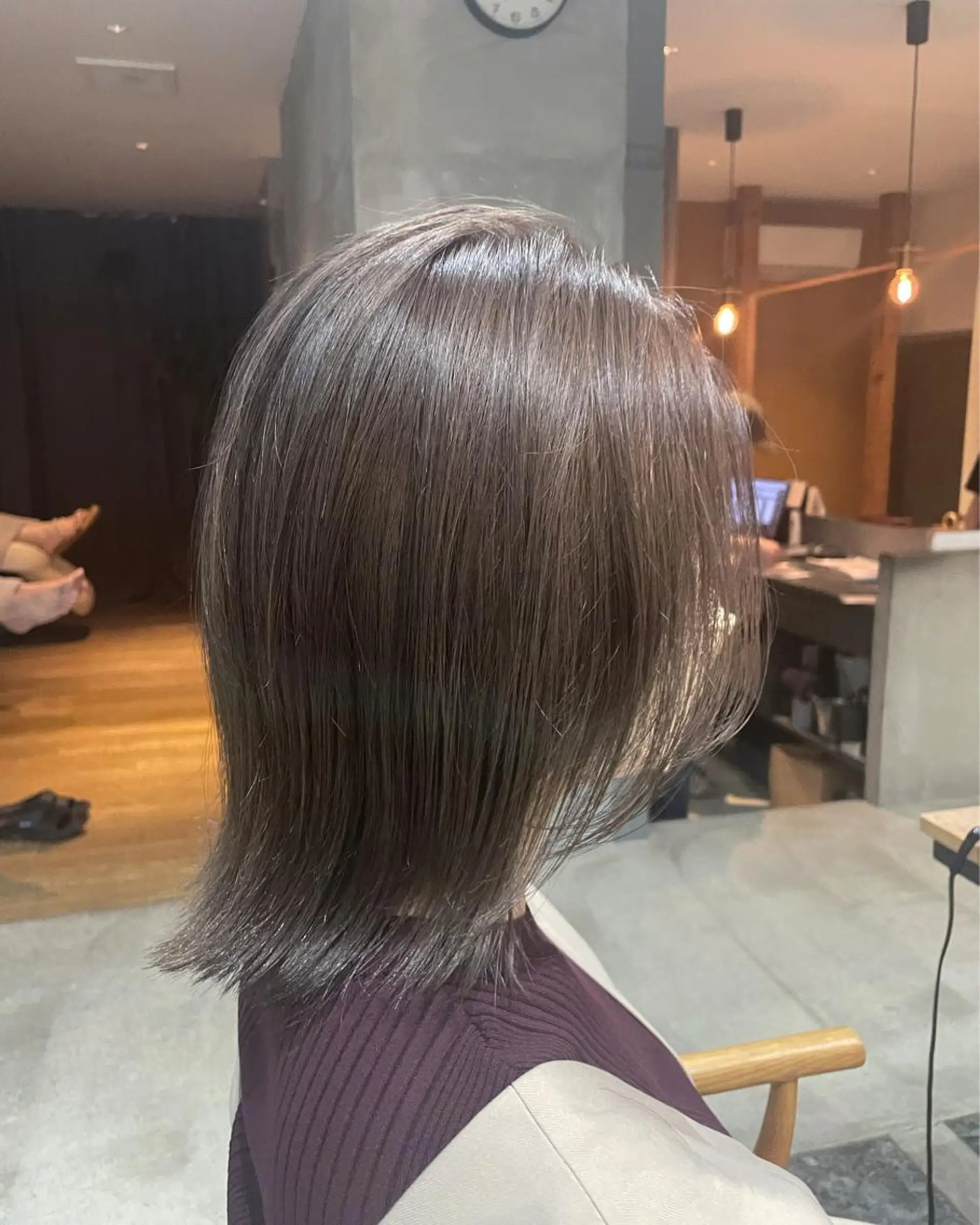 ミディアム カラー グレージュ ボブ 外ハネヘア 五十嵐 雄毅のヘアスタイル
