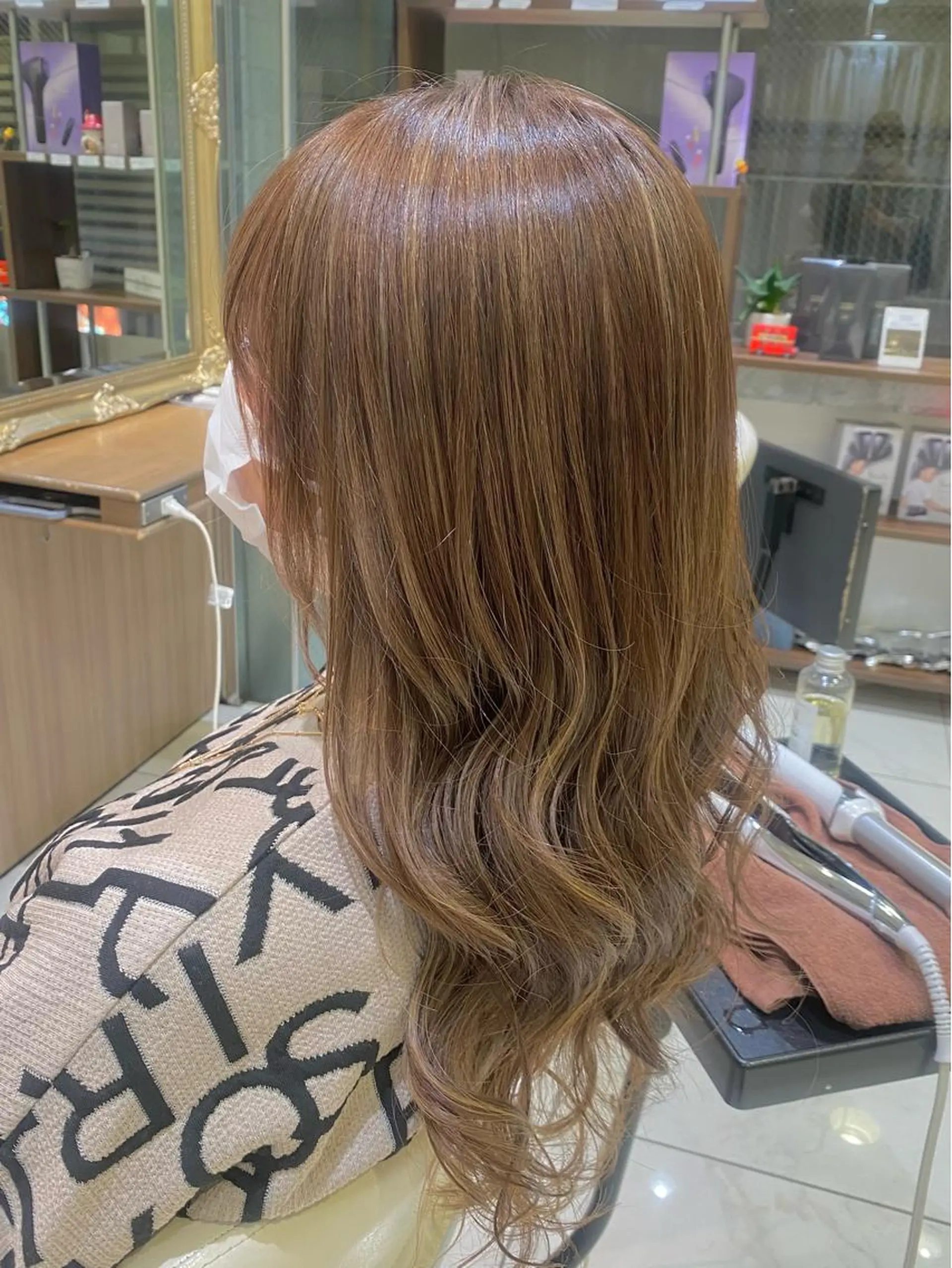 ロング カラー 古川 琴美のヘアスタイル