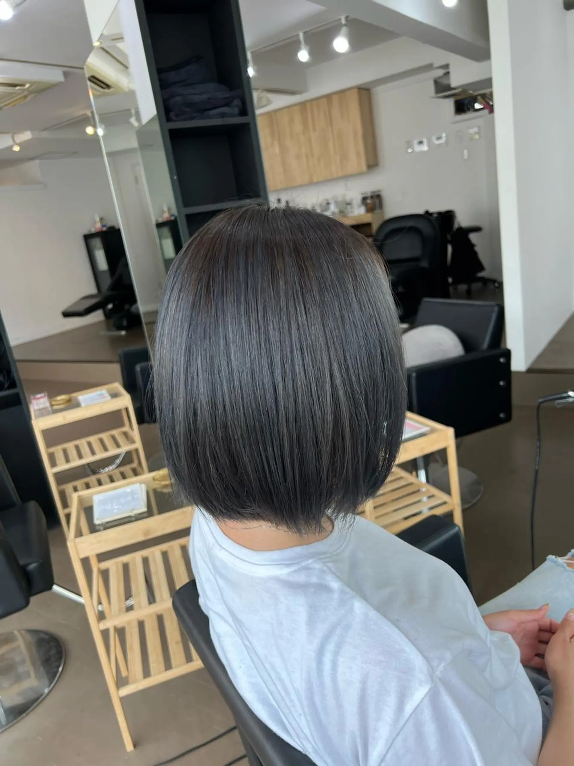 ショート カラー バレイヤージュ ブリーチ ケアブリーチ ダブルカラー ハイライトカラー 神戸ボブ✂️ ioe三宮/田 伸佳のヘアスタイル