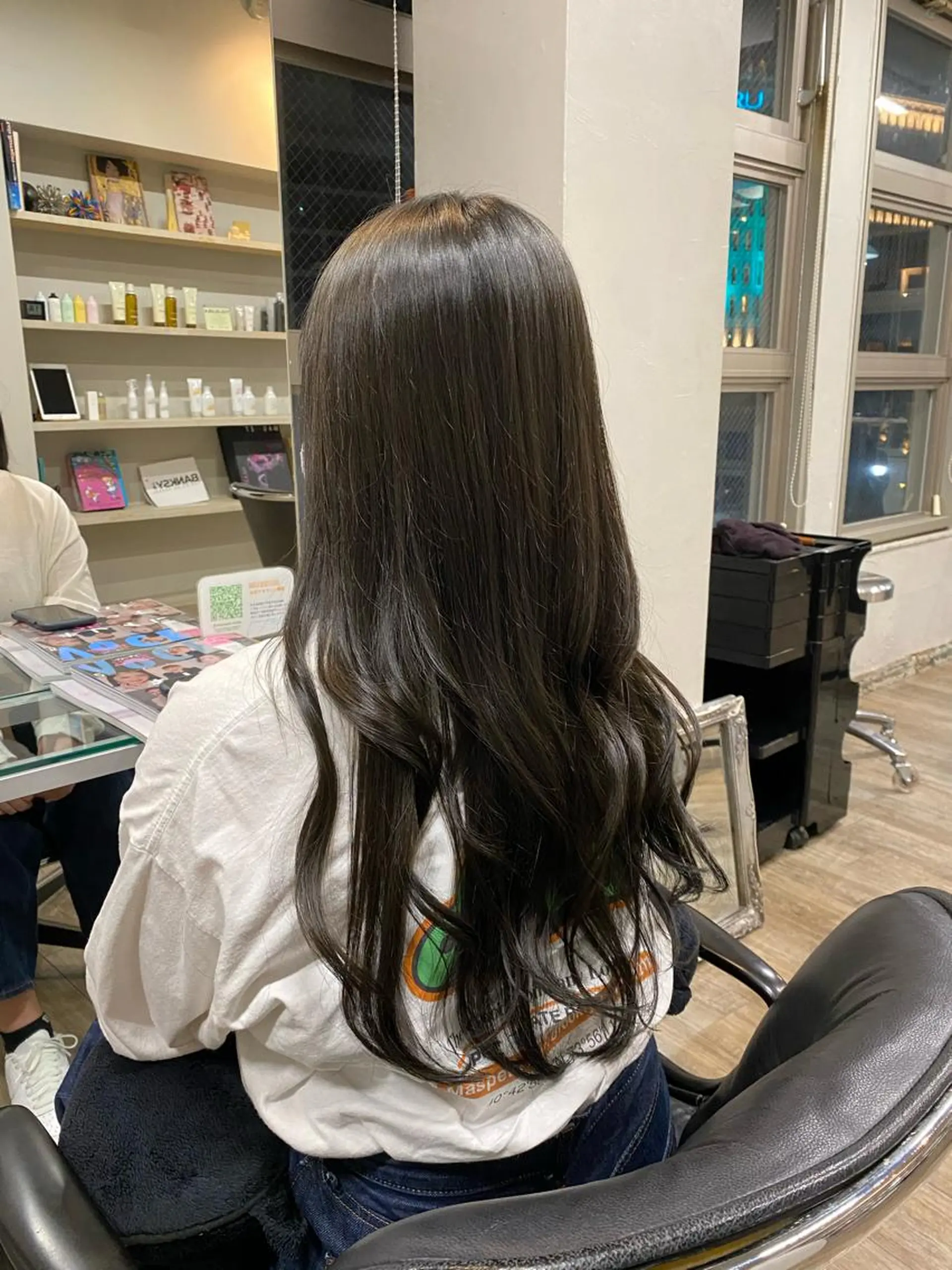カラー 透明感カラー グレージュ オリーブグレージュ オリーブグレー ヘアカラー トリートメント や ぎ /神戸美容室 /顔まわりレイヤーのヘアスタイル