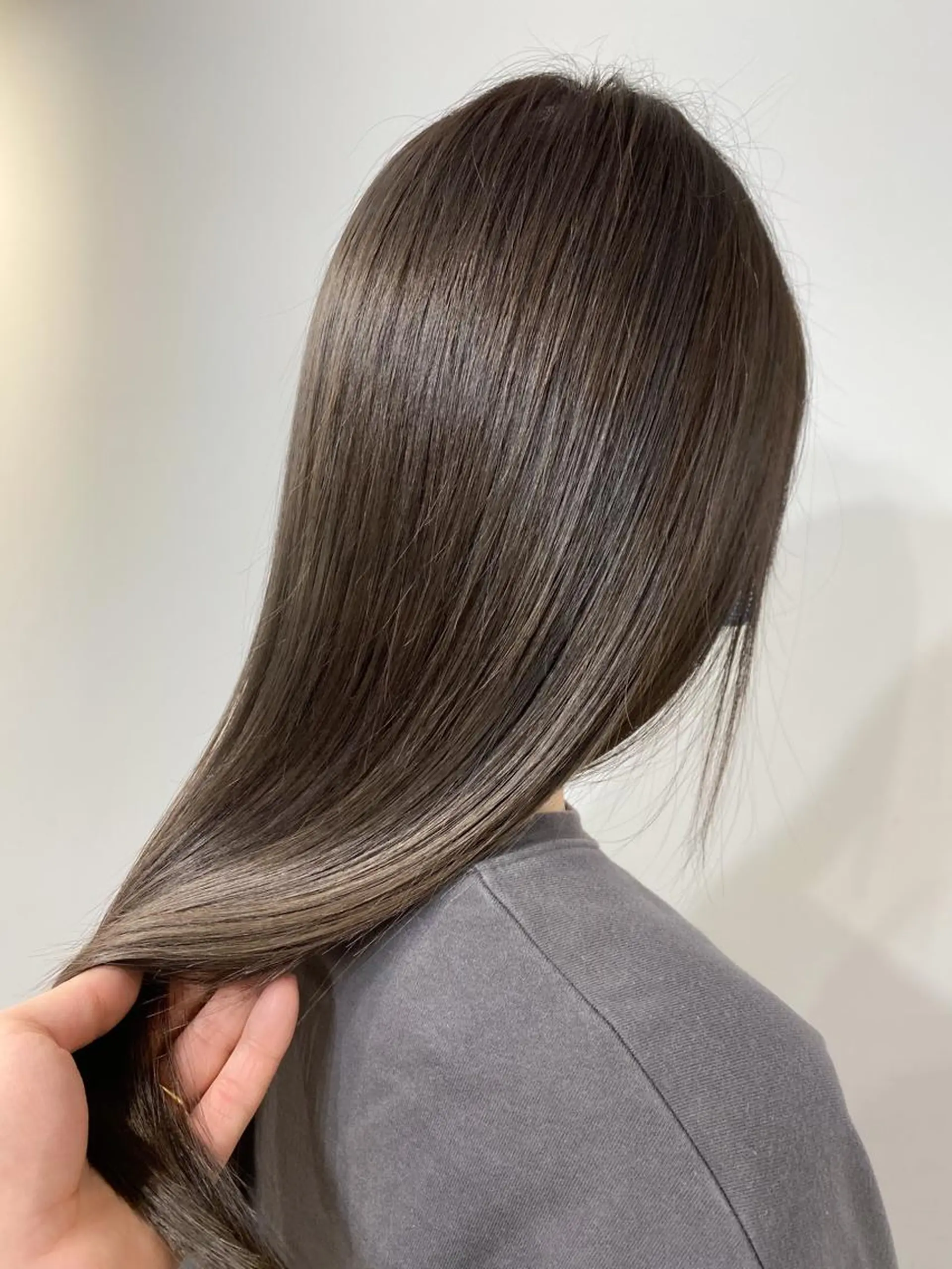 ロング カラー グレージュ トリートメント ヘアカラー トリートメント ALLY（アリー）所属・ミニモお気に入り数 No.1宍戸雄弥のヘアスタイル