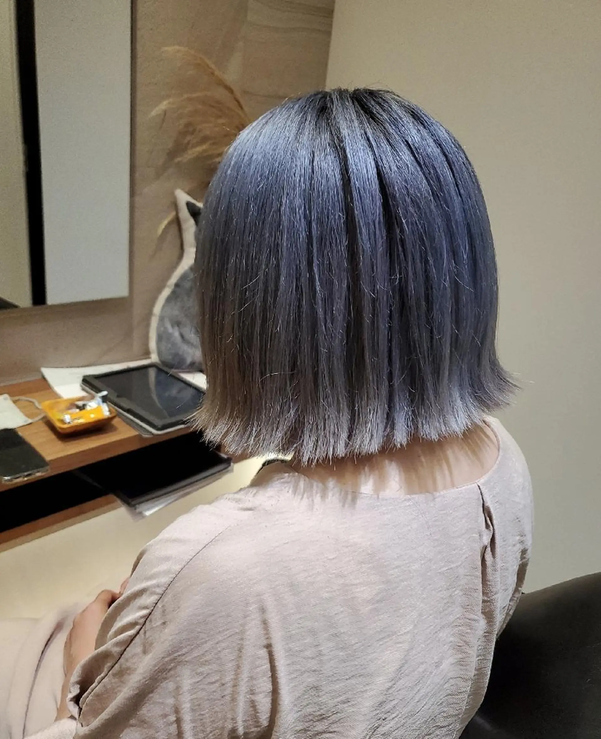 ショート カラー アッシュ パープルカラー パープルアッシュ ボブ 外ハネヘア 💎カラー特化💎 長嶺文江💎のヘアスタイル