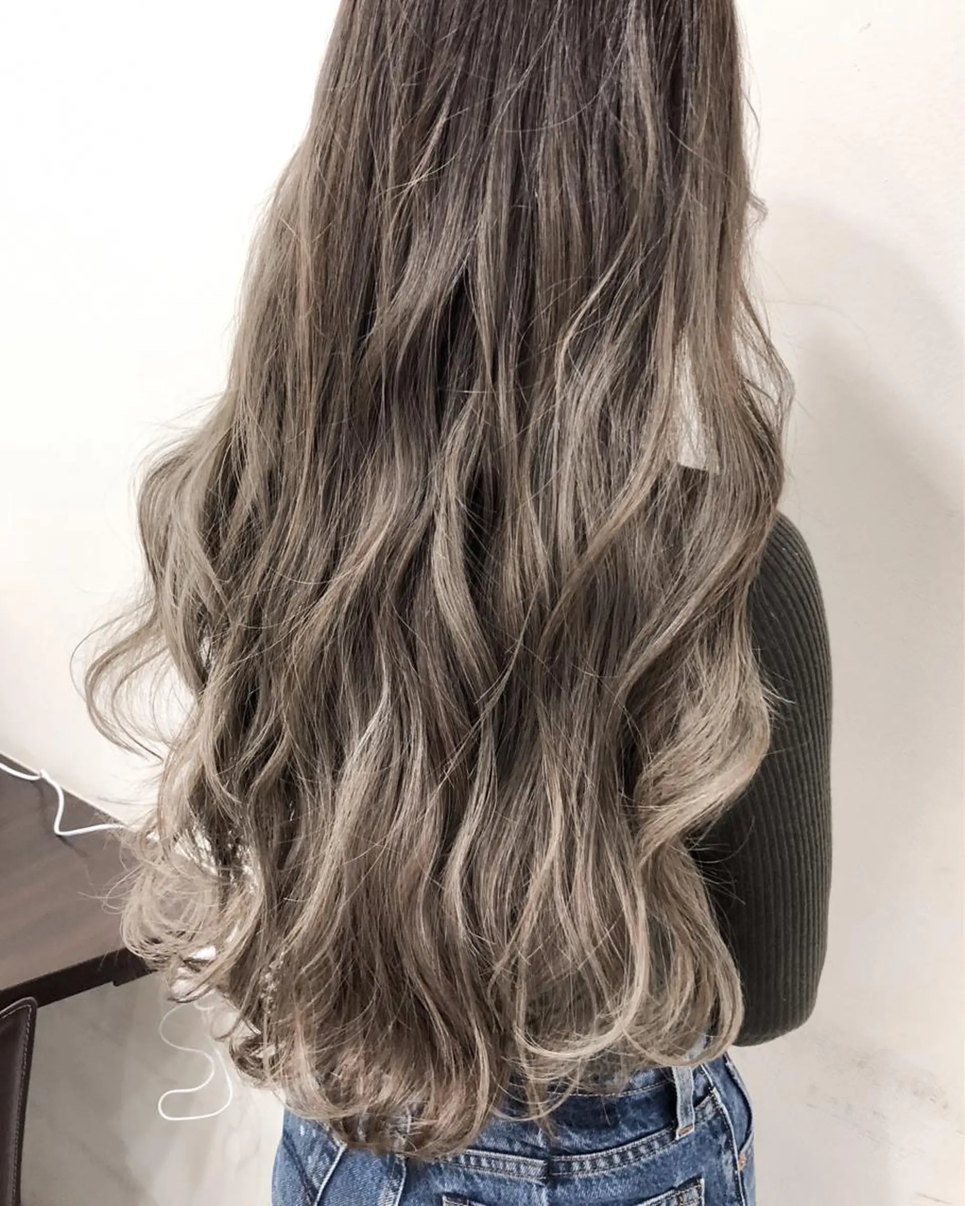 ロング カット ヘアカラー トリートメント ヘアセット ハルカ/透け感カラー /顔周りレイヤーのヘアスタイル