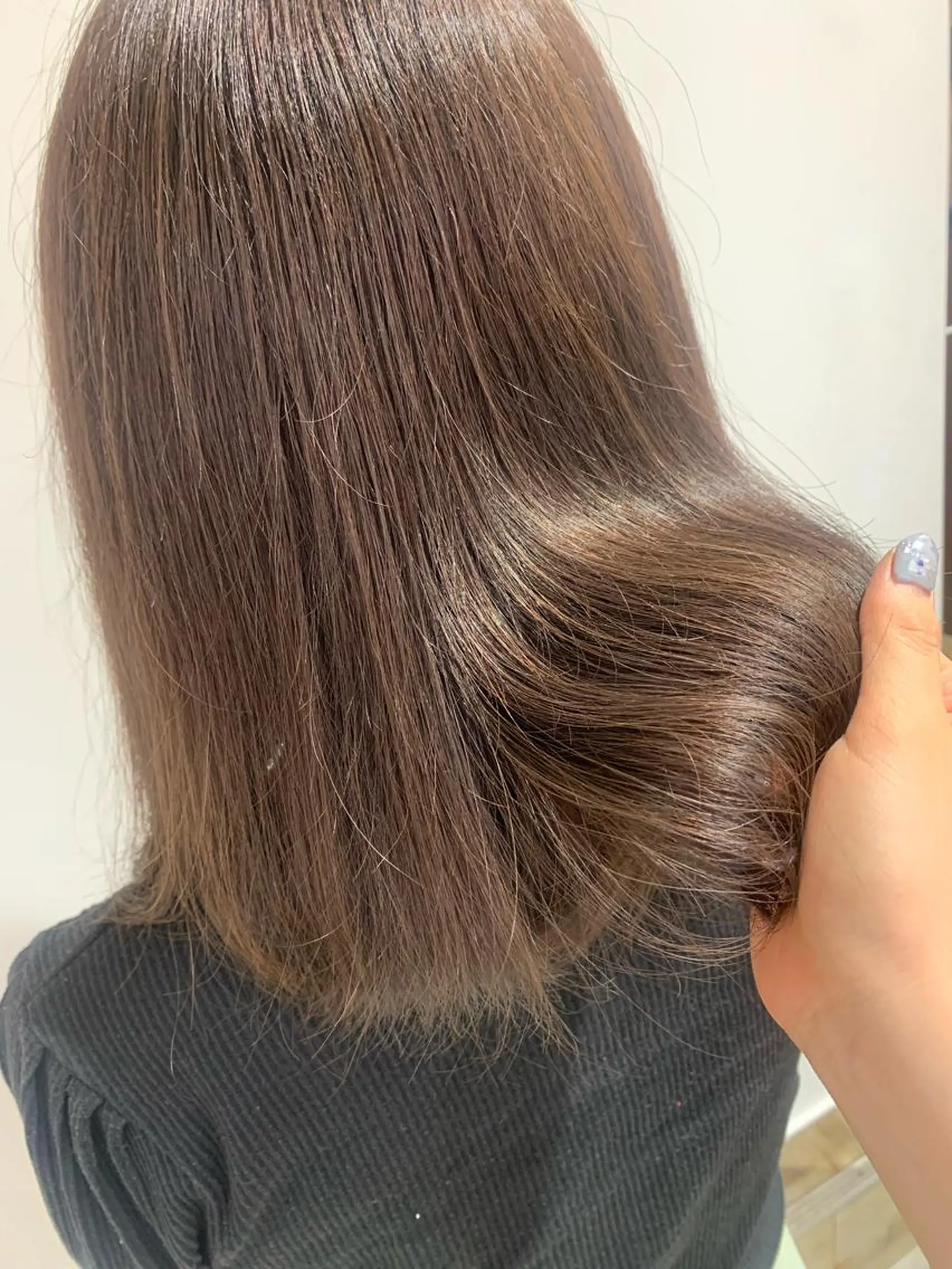 ミディアム カラー 近藤千翔🩵 髪質改善Periodのエステ・リラクイメージ