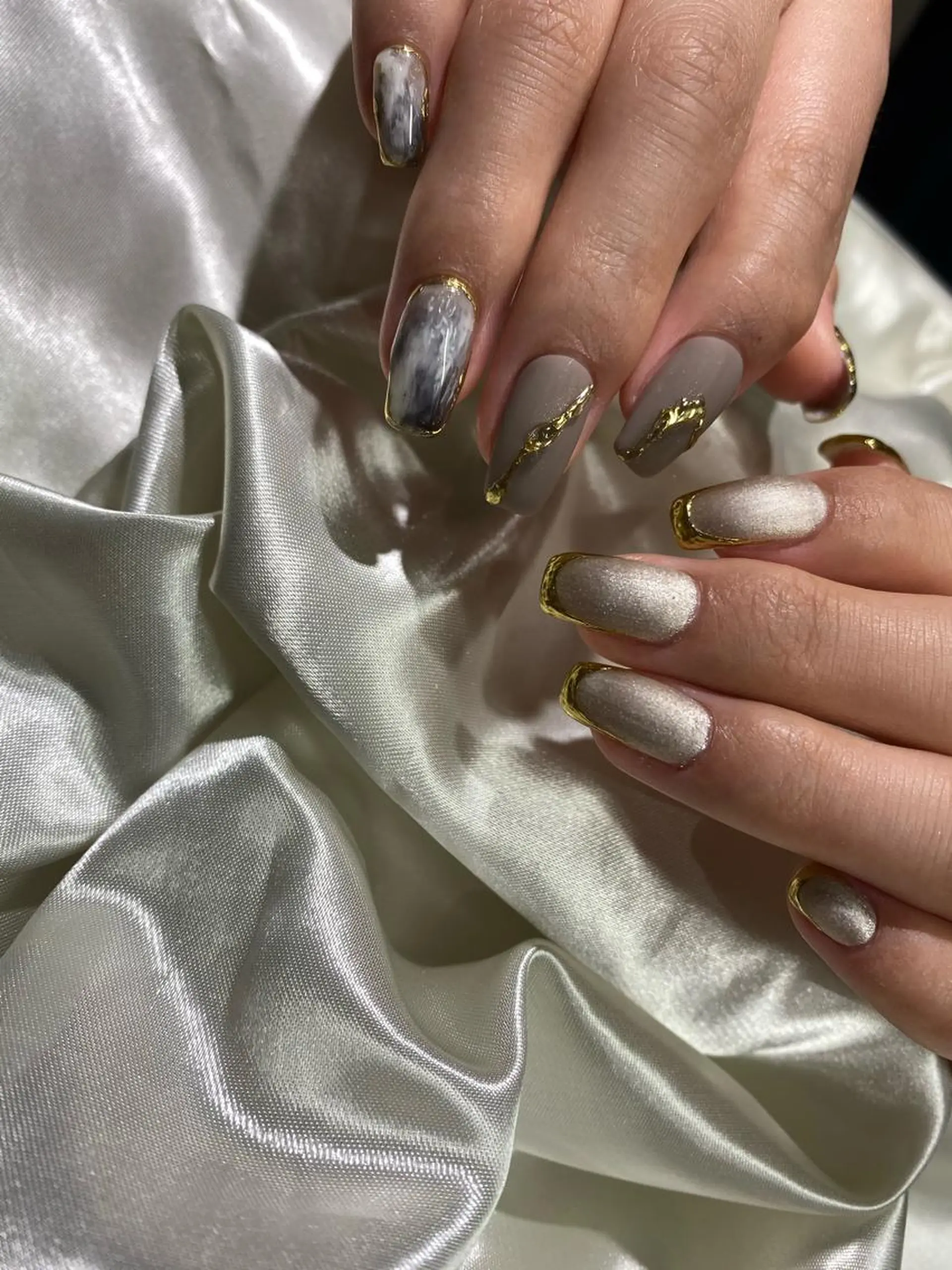 ネイル ゴールド マグネットネイル 持ち込み ニュアンスネイル スクエアネイル ハンドネイル ハンドケア Charme. NOBUKOのネイルデザイン
