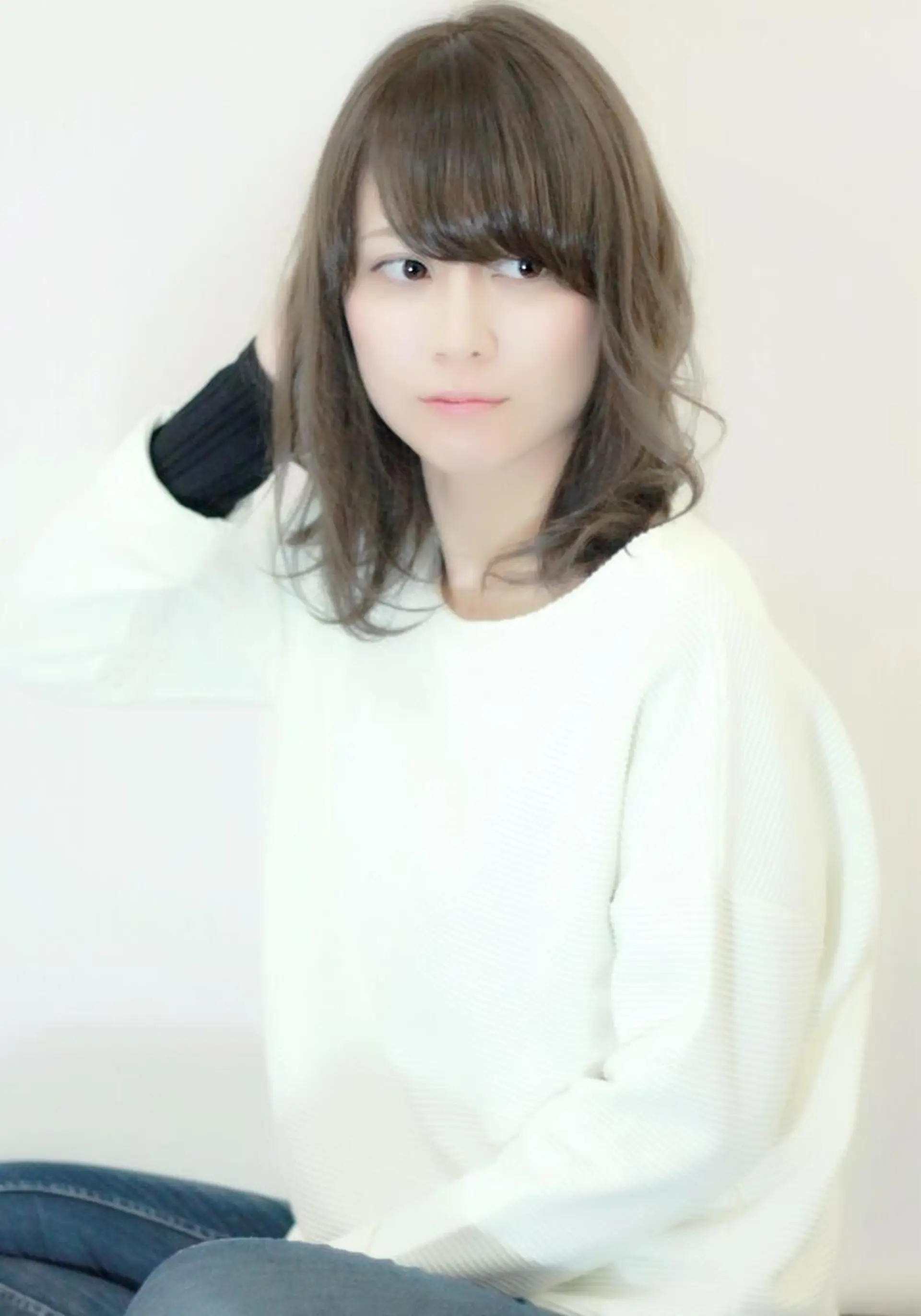 ミディアム カラー アッシュ グレージュ レイヤーカット 🤍デザインカラー 特化🤍HIROのヘアスタイル
