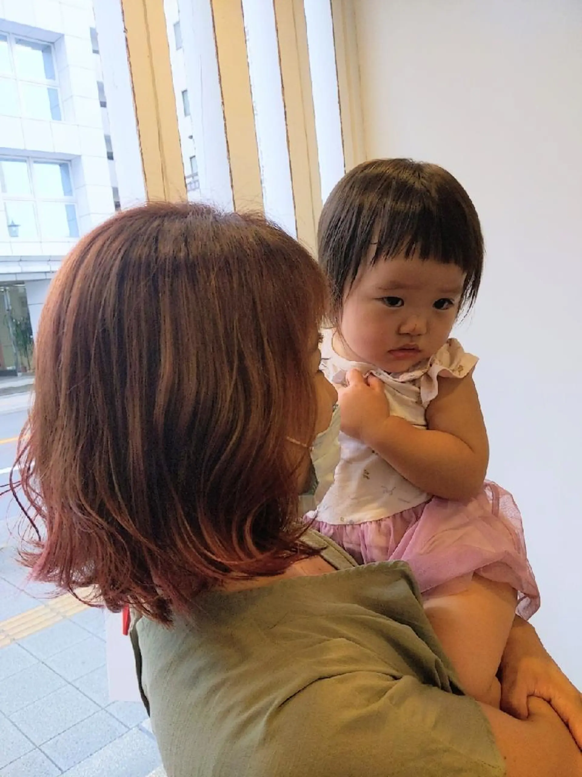 ミディアム カラー キッズ 髪質改善アンブリーチ 店長みやけななのヘアスタイル