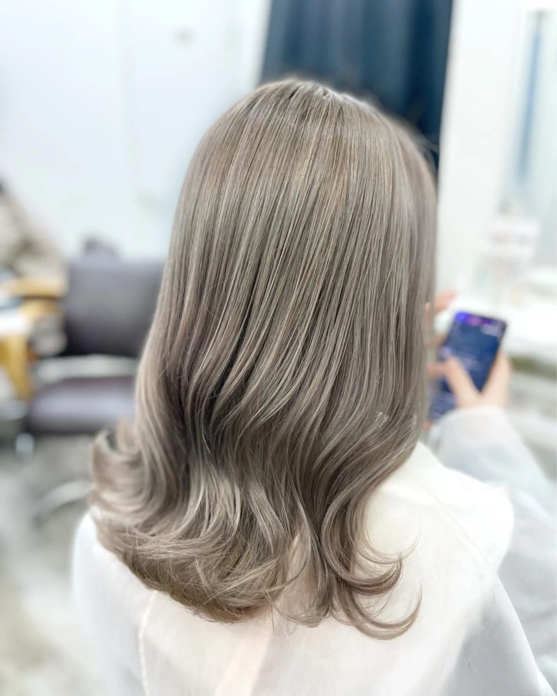 セミロング カラー ブリーチ ヘアカラー ヘアセット 韓国ヘア🤍髪質改善 🇰🇷AKANEのヘアスタイル