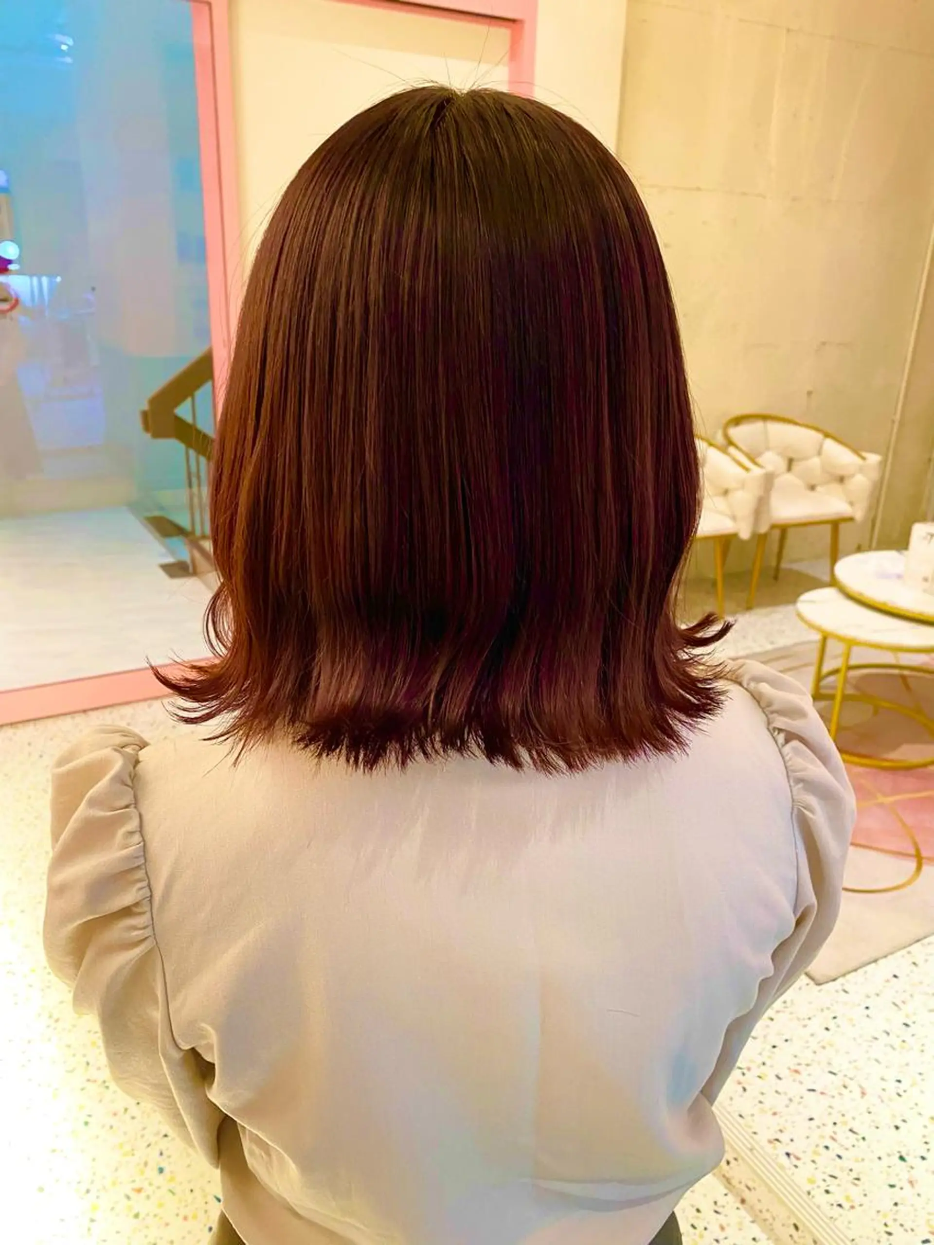ミディアム AMELY所属・井出 くるみのヘアスタイル