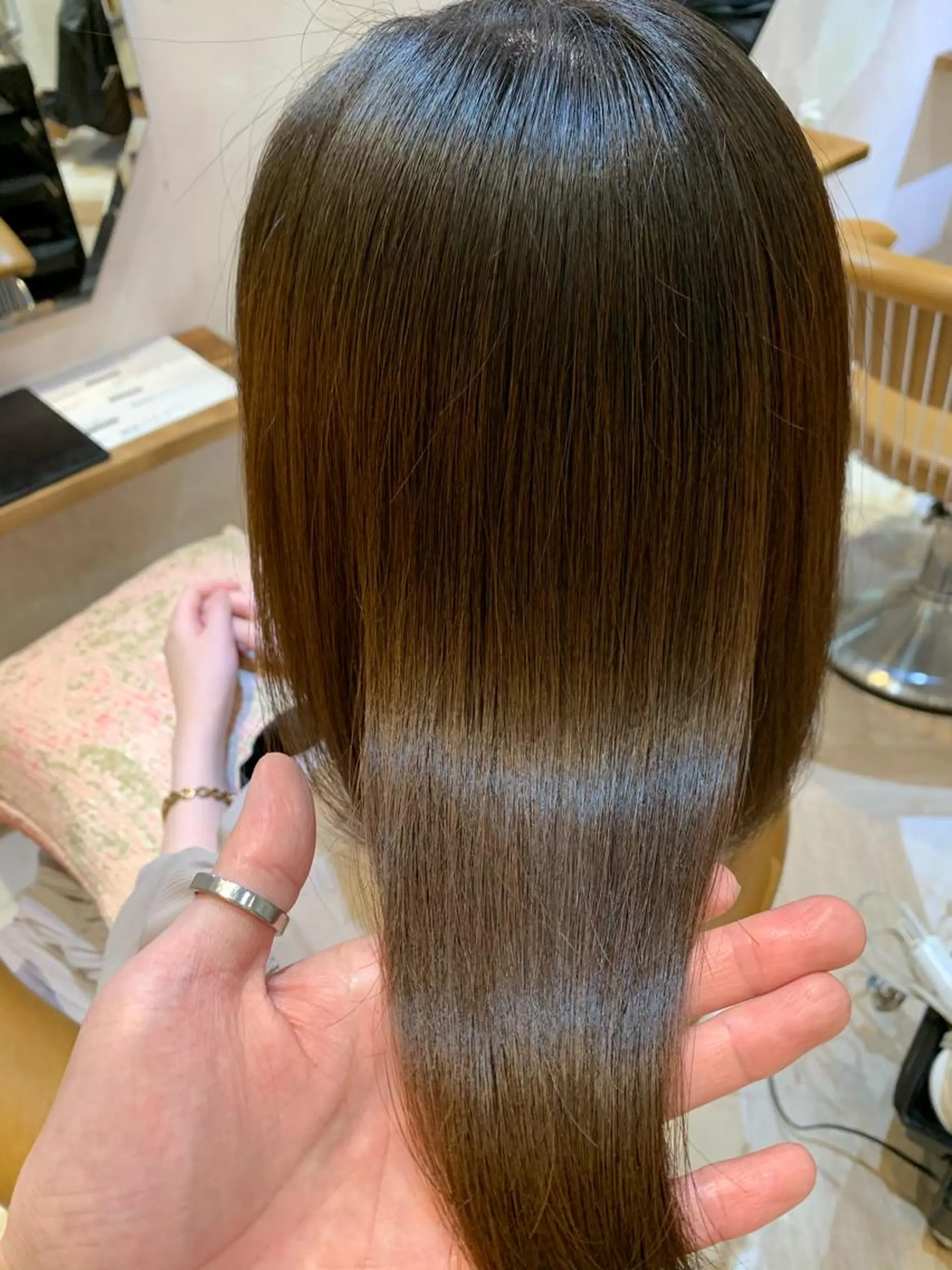 ミディアム レイヤーカット/ 顔周り 五島巨幹のヘアスタイル