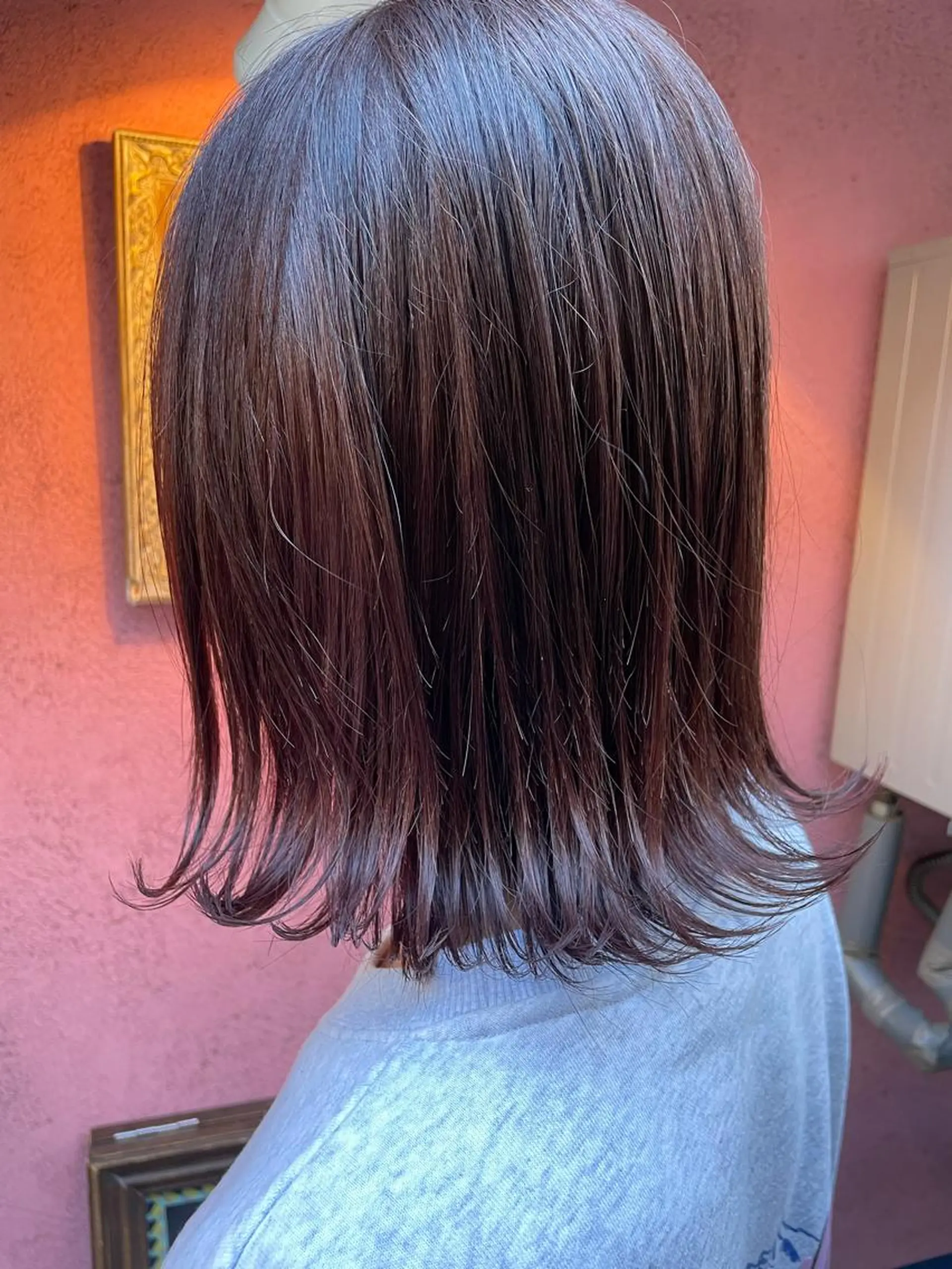 ミディアム カラー ボブ 外ハネヘア ナカムラ イヅミのヘアスタイル