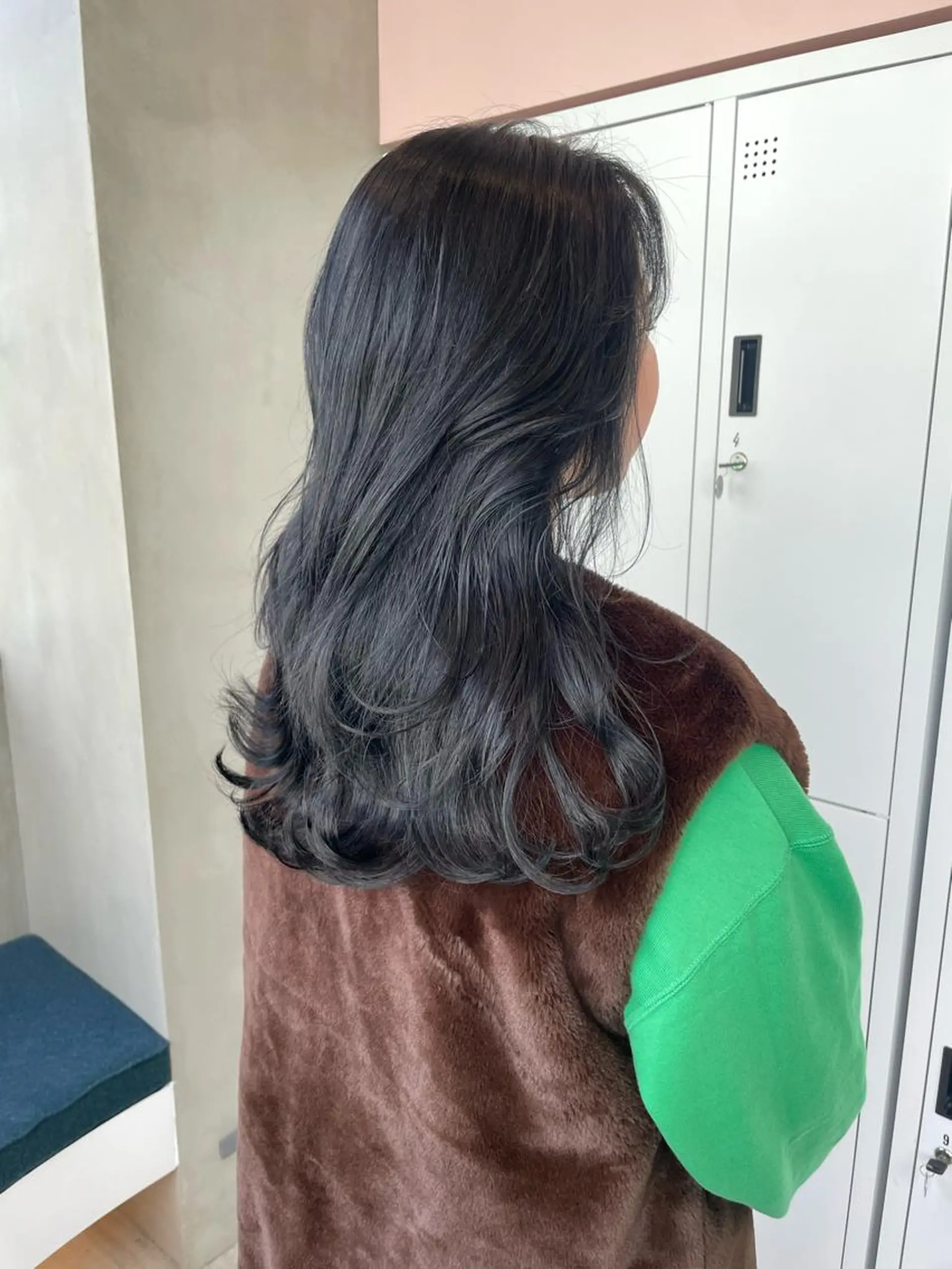 カラー 若月 あやかのヘアスタイル