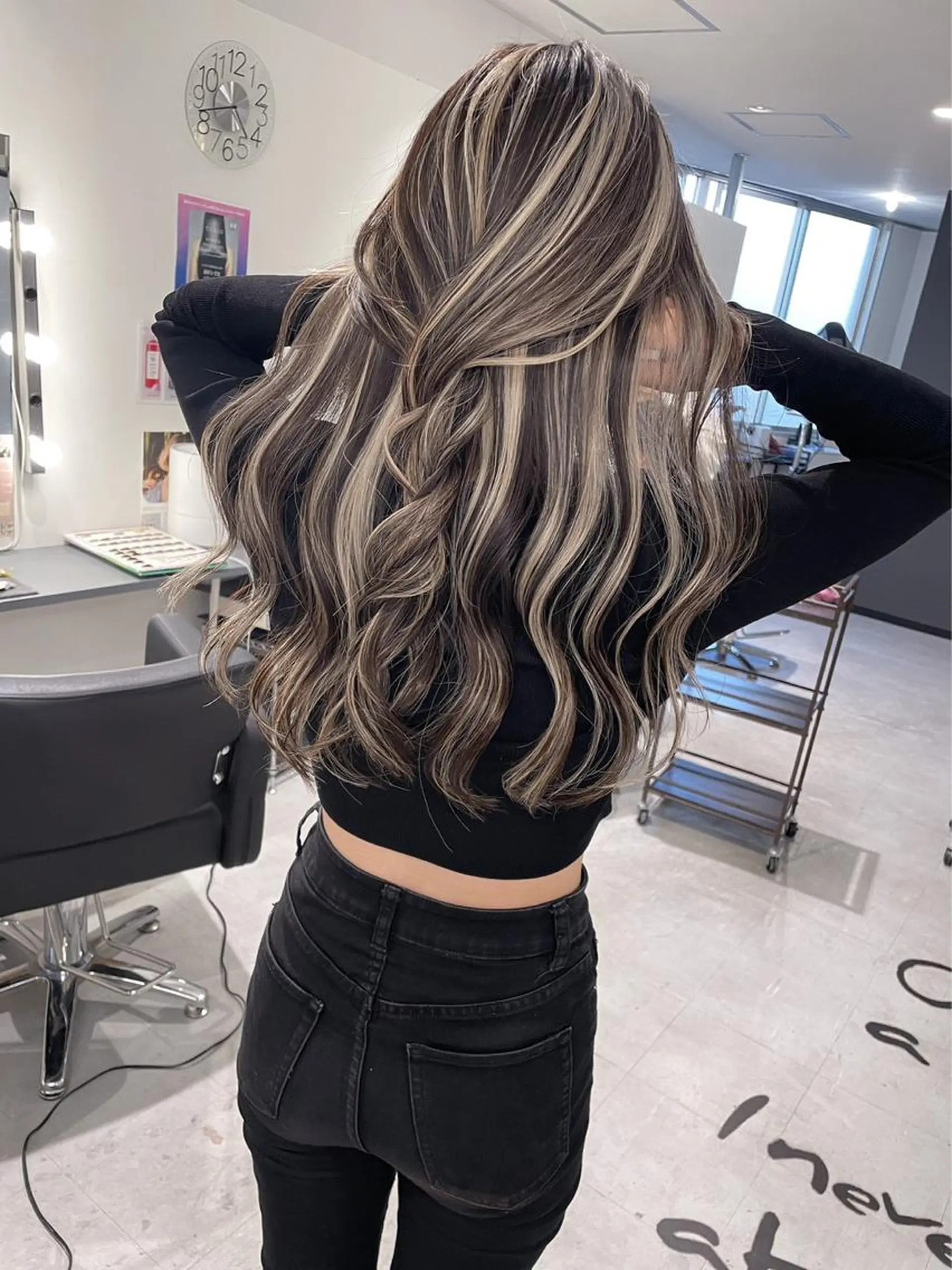 ロング ハイライト 髪質改善SALON MIST+所属・荒金 大翔のヘアスタイル