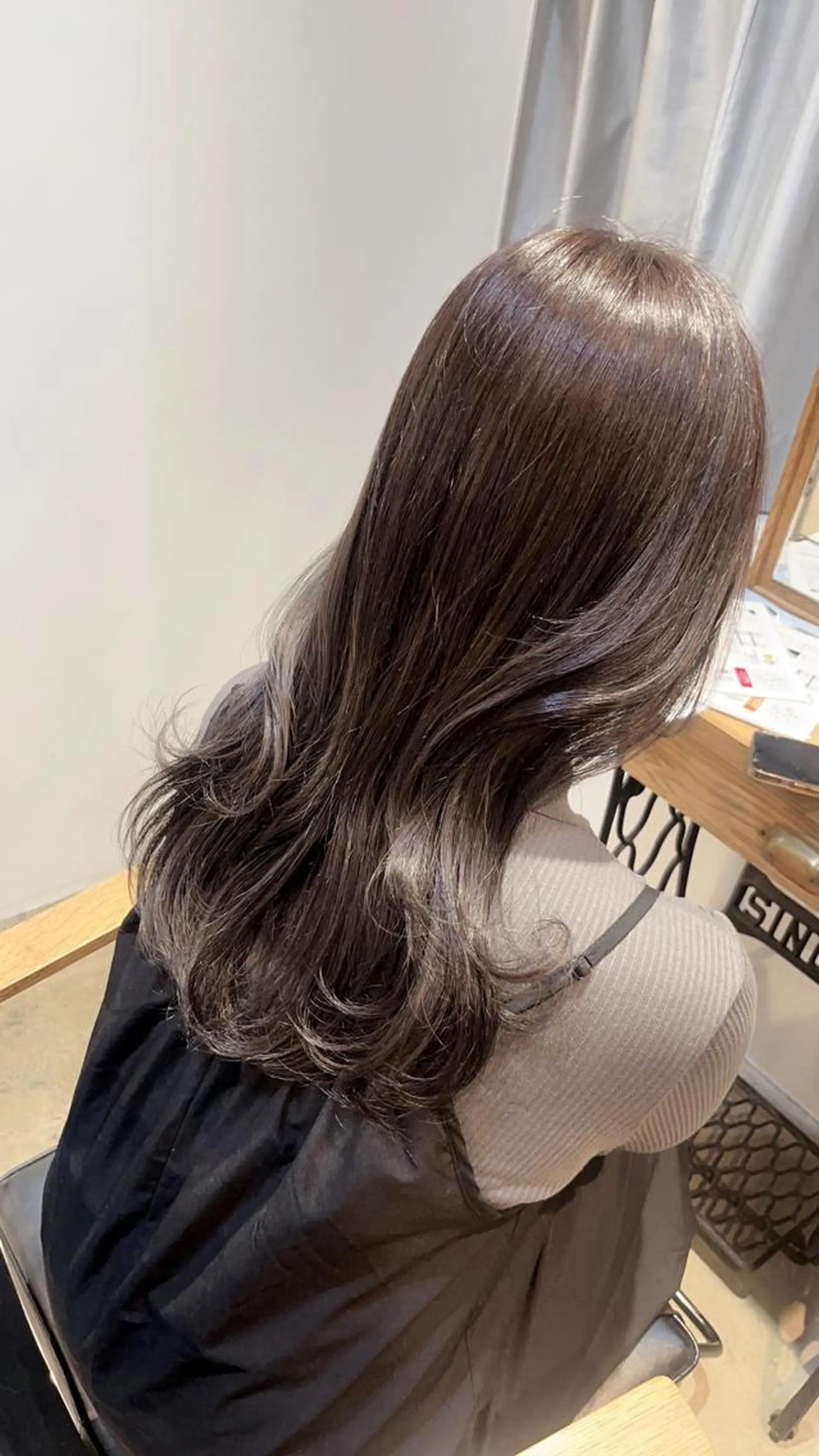 セミロング アッシュ kato himariのヘアスタイル