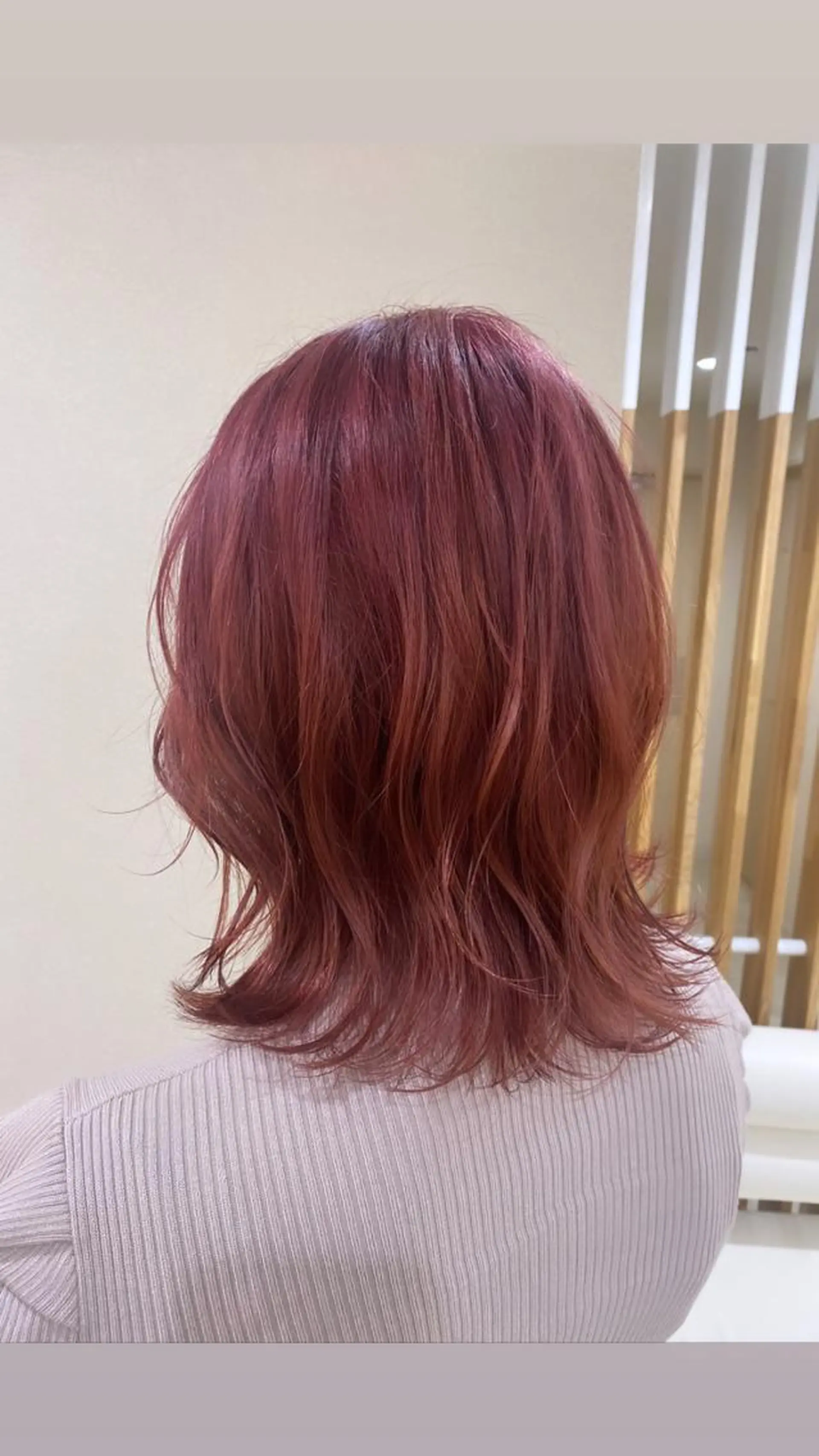 ミディアム ヘアカラー トリートメント ヘッドスパ mina .のヘアスタイル