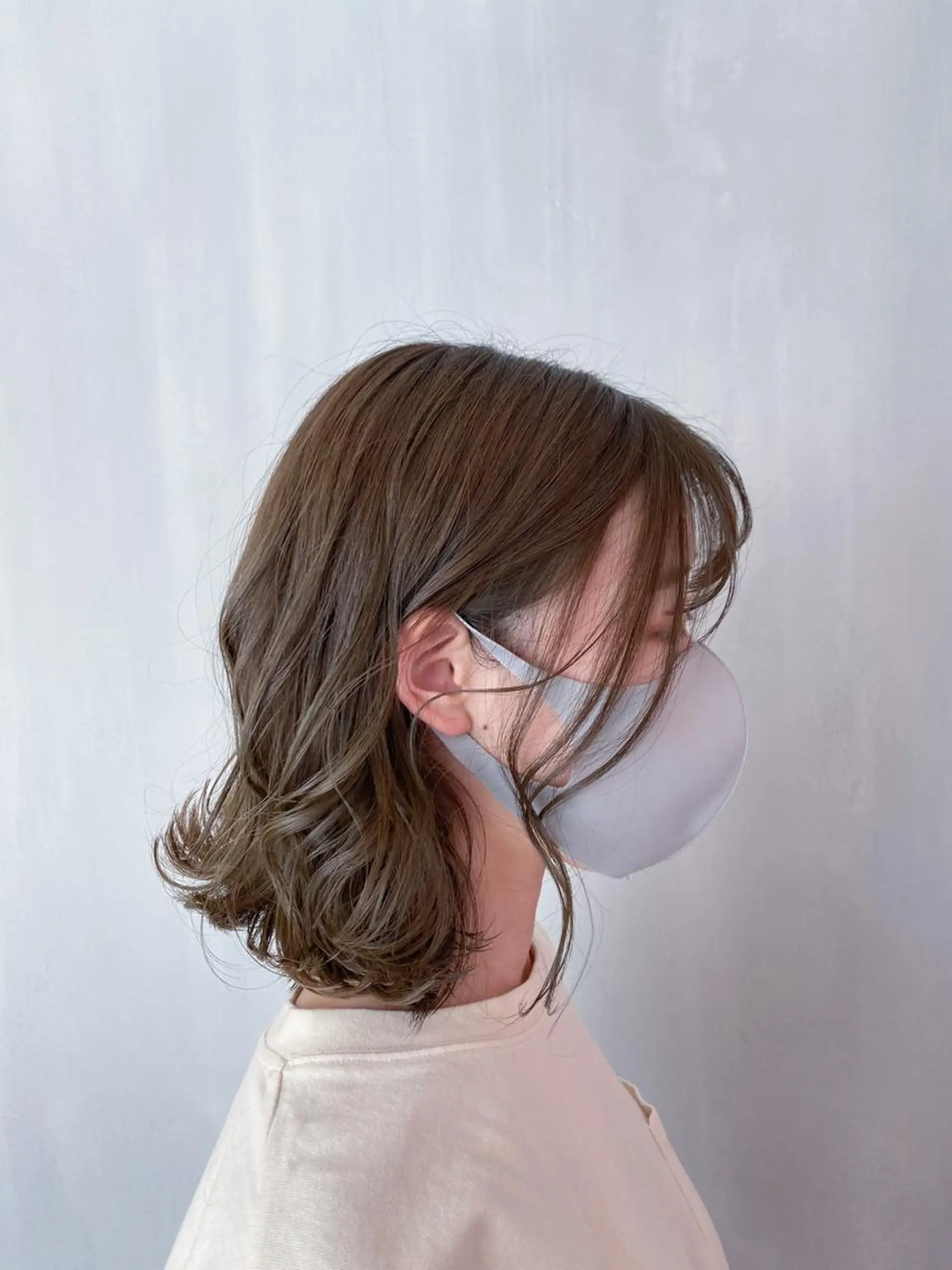 ミディアム カラー グレージュ イルミナカラー ヘアカラー トリートメント オーストヘアージジ所属・TAI透明カラー 柔らかい縮毛矯正のヘアスタイル