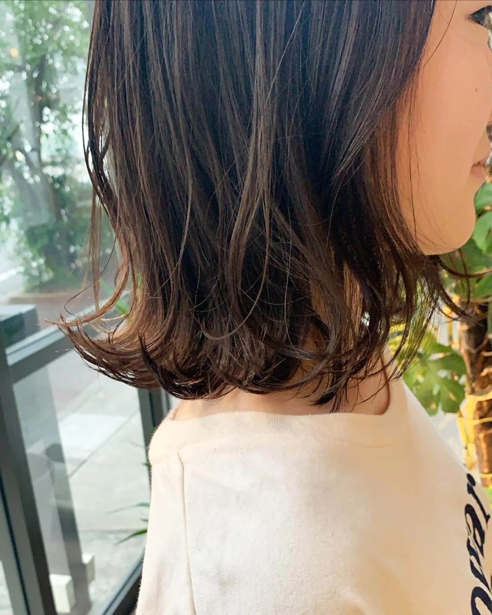 ミディアム ボブ レイヤーカット カット ヘアカラー トリートメント 松本  夏海のヘアスタイル