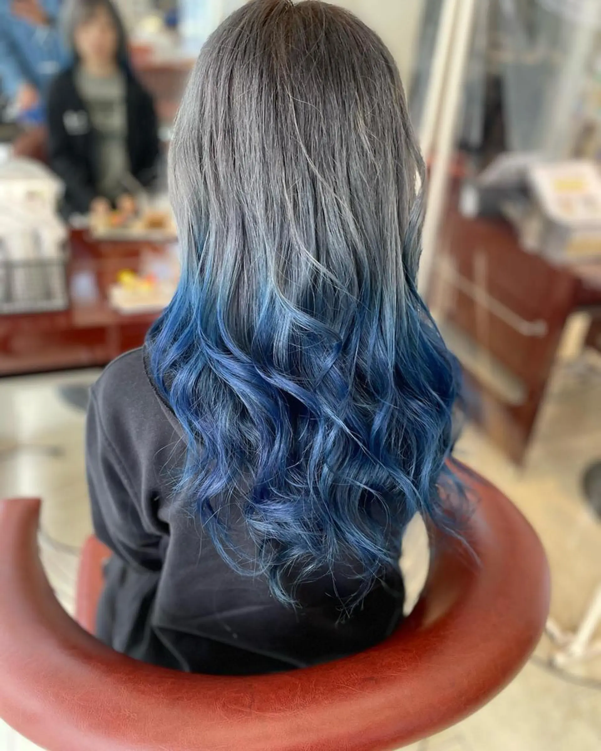 ミディアム カラー パーマ ヘアアレンジ メンズ キッズ マツエク・マツパ ブルーカラー ケアカラー デザインカラー グラデーションカラー パリジェンヌラッシュリフト sara 荒井店のヘアスタイル