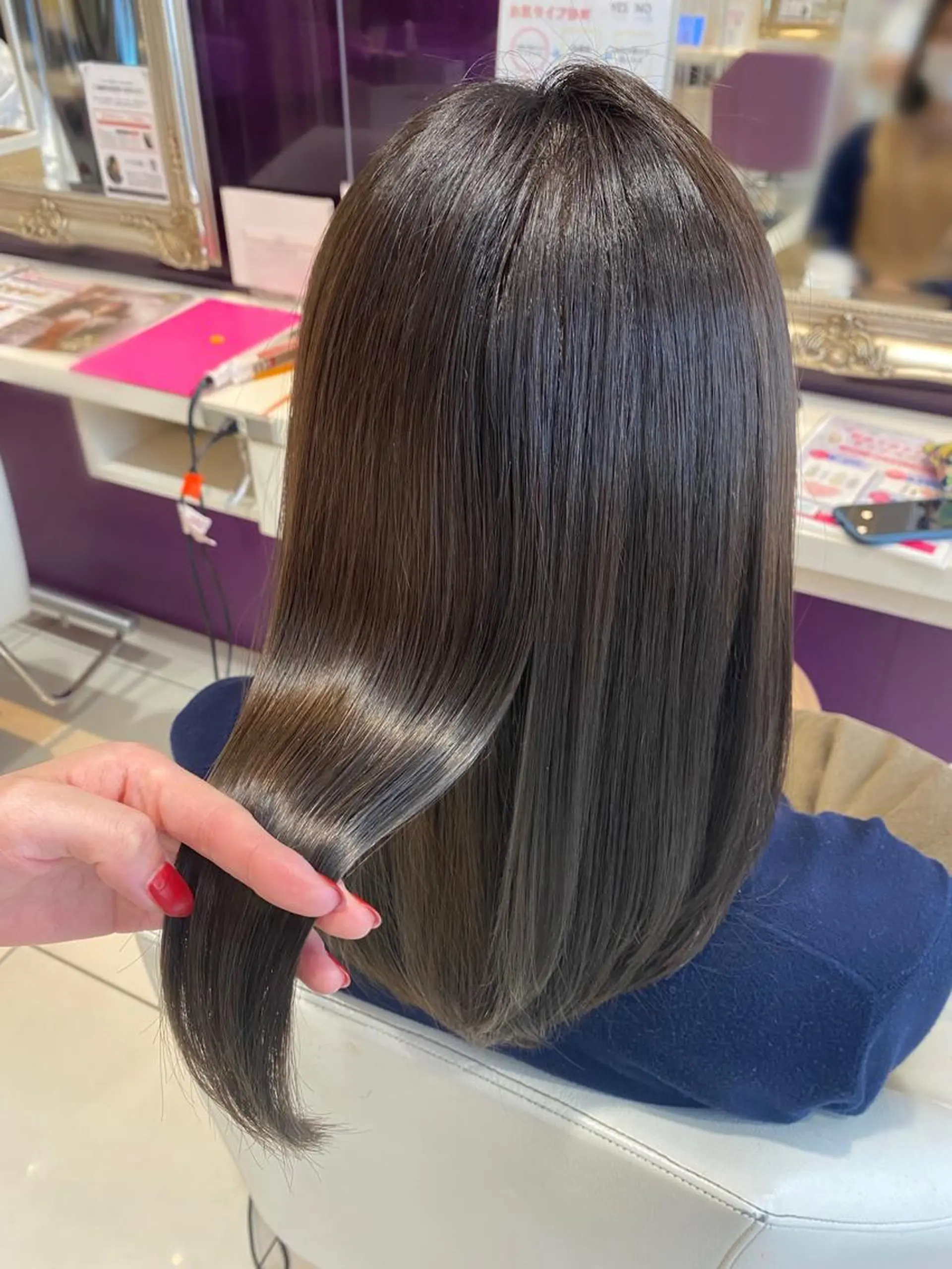 ミディアム カラー カット ヘアカラー トリートメント 村橋 葵緒のヘアスタイル