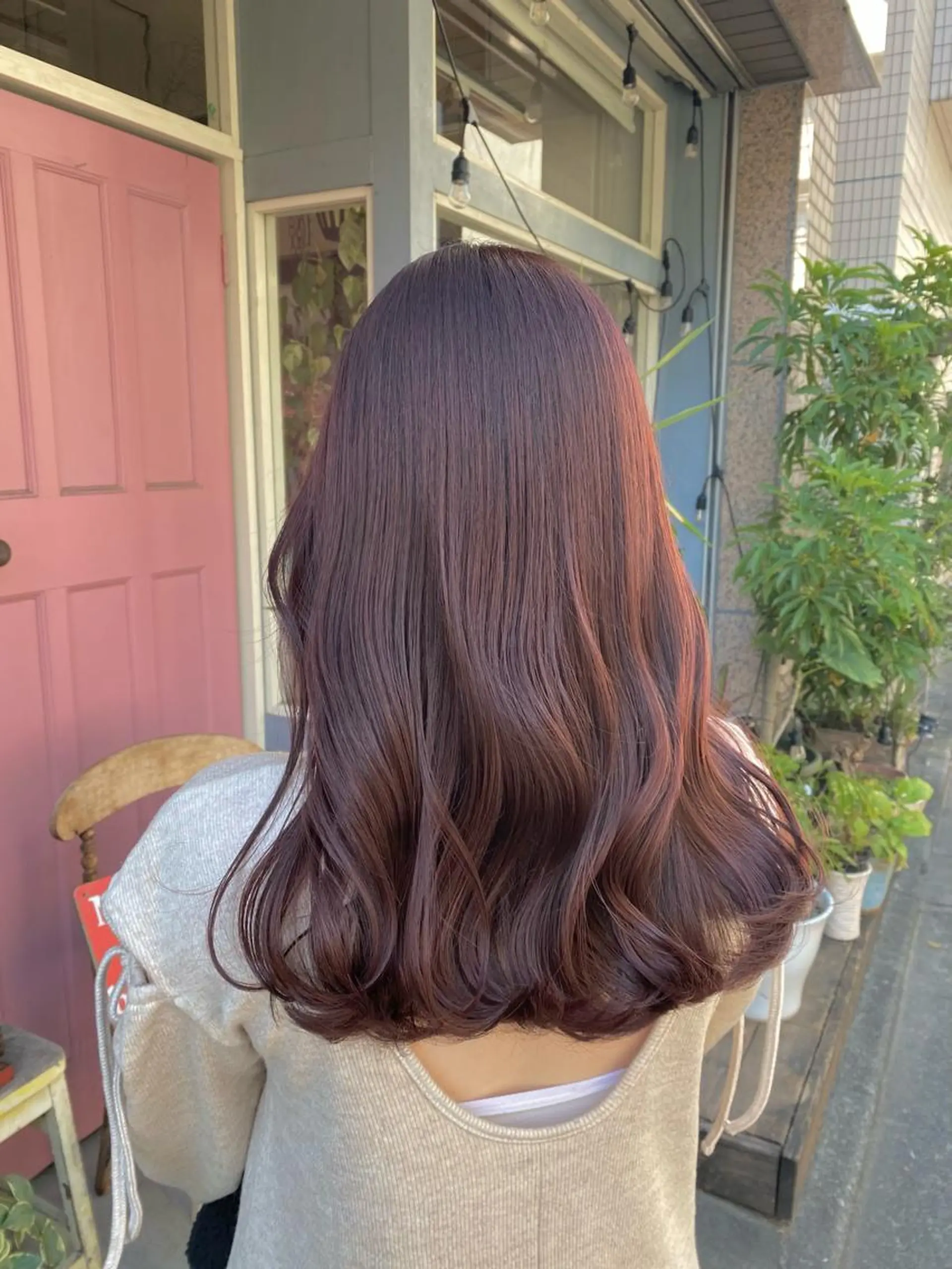 セミロング カラー トリートメント カット ヘアカラー トリートメント ヤスザトアヤノ ／レイヤー／オリーブのヘアスタイル