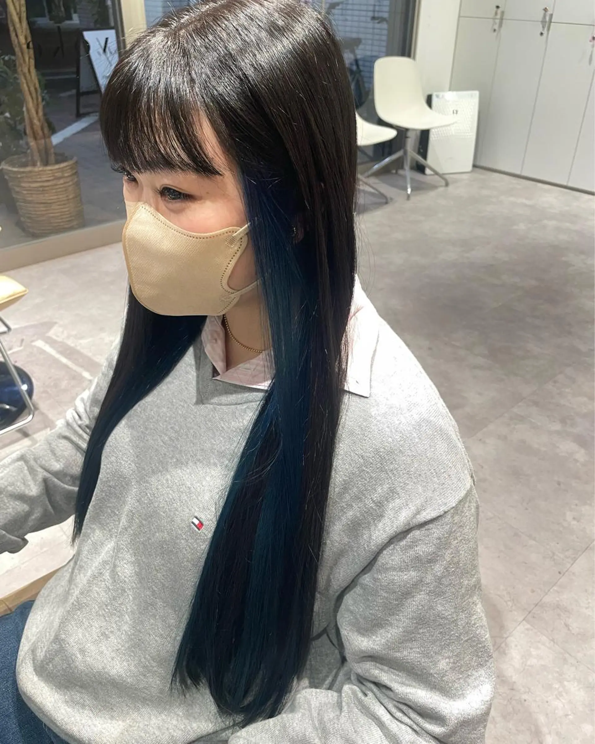 ロング カラー 黒髪 ブルーカラー ブルーブラック インナーカラー ネイビーカラー iLi🫧kim ryongna🦋のヘアスタイル
