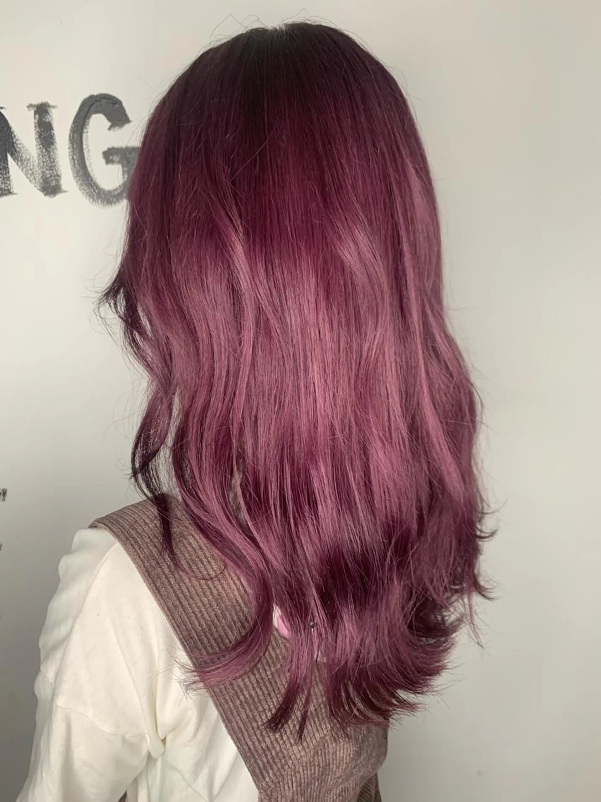 ロング カラー ブリーチ ラベンダーカラー ピンクカラー ピンクラベンダー ヘアカラー トリートメント 小笠原 菜緒のヘアスタイル
