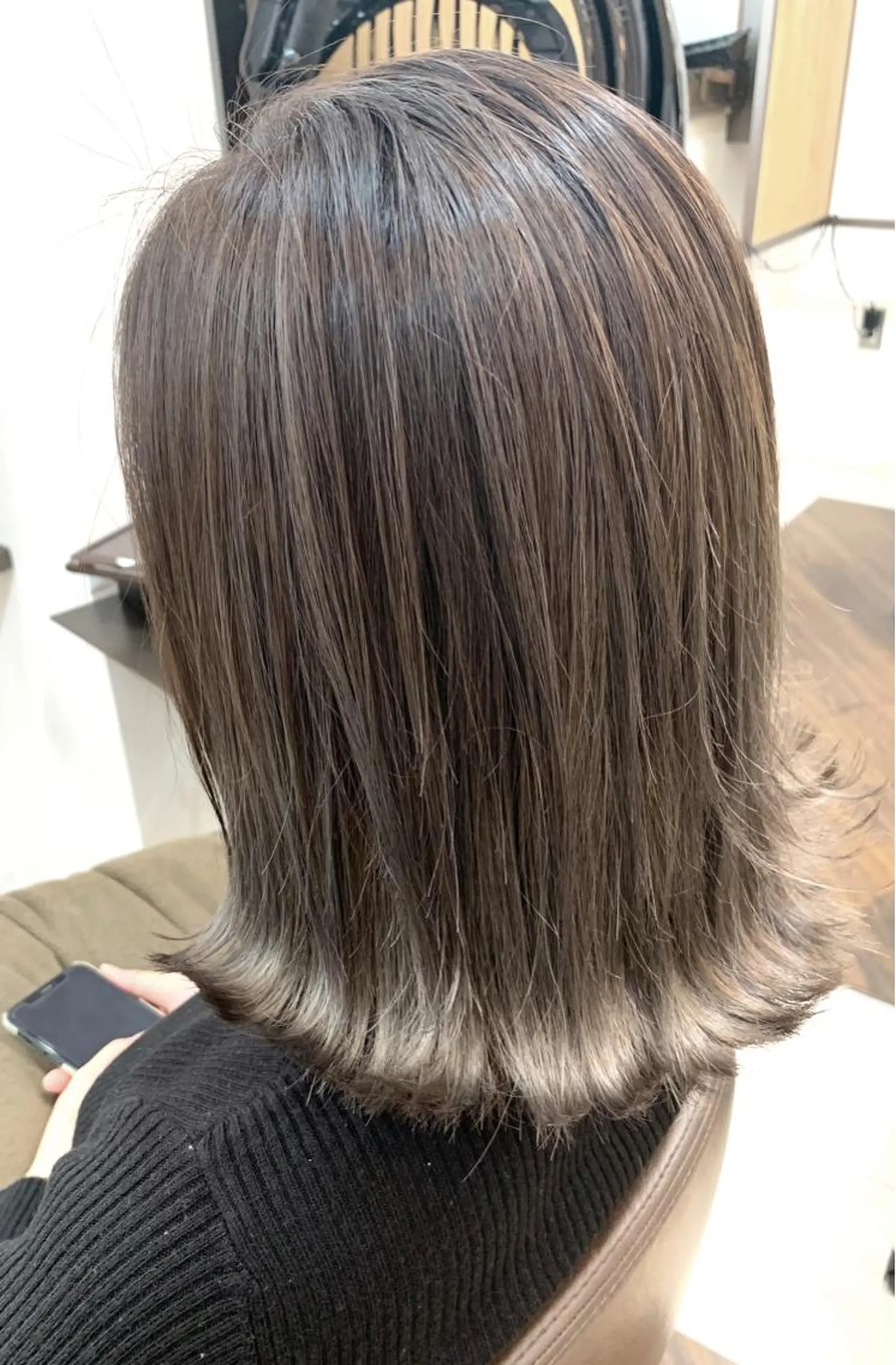 ショート カラー パーマ ヘアアレンジ バレイヤージュ グレージュ シルバー シルバーグレージュ 外国人風カラー APSEE メンズカラー特化のヘアスタイル