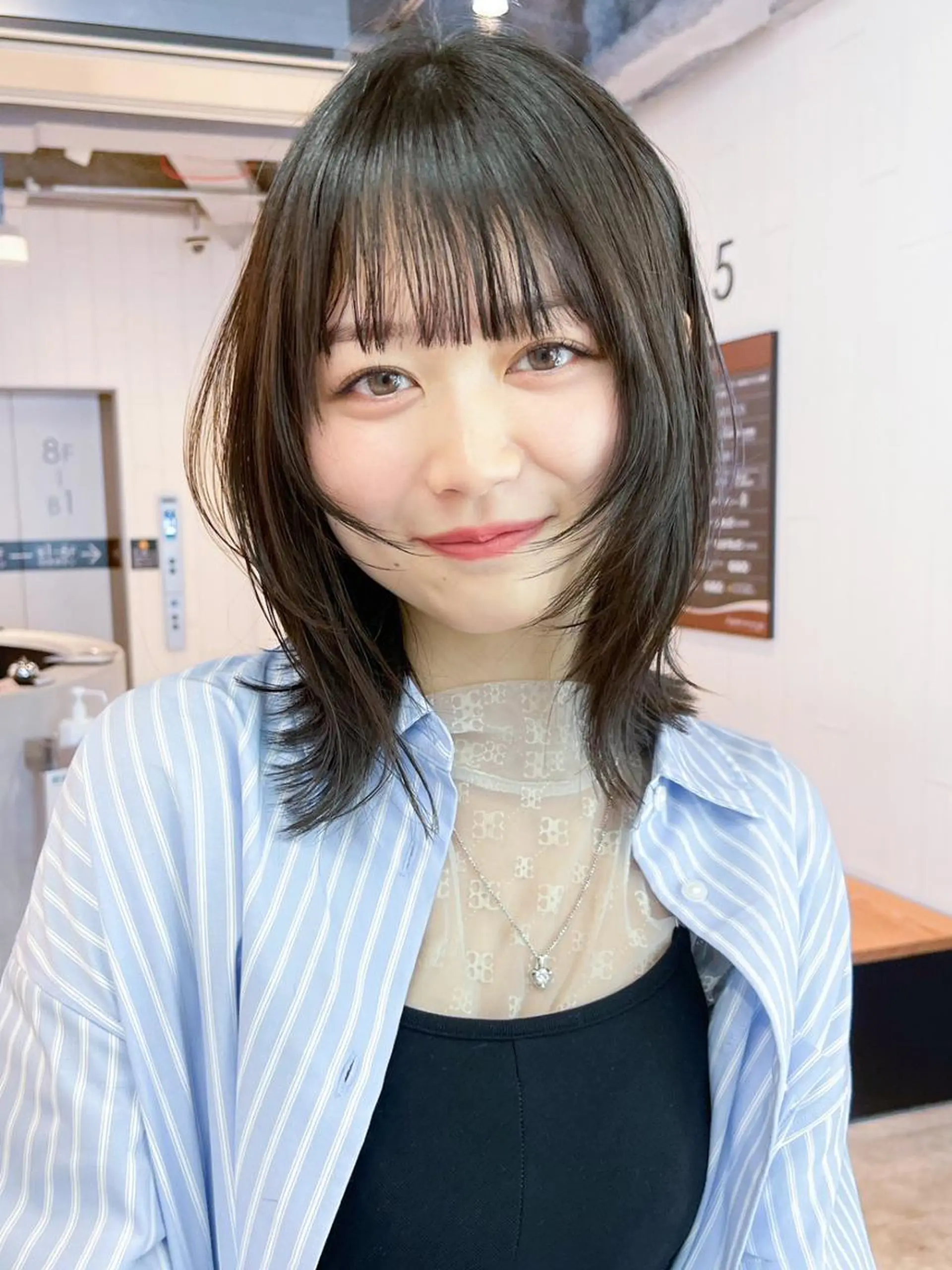 ミディアム カラー パーマ ヘアアレンジ 顔まわりレイヤー レイヤーカット カット ヘアカラー トリートメント ITbyALBUM 下北沢店のヘアスタイル