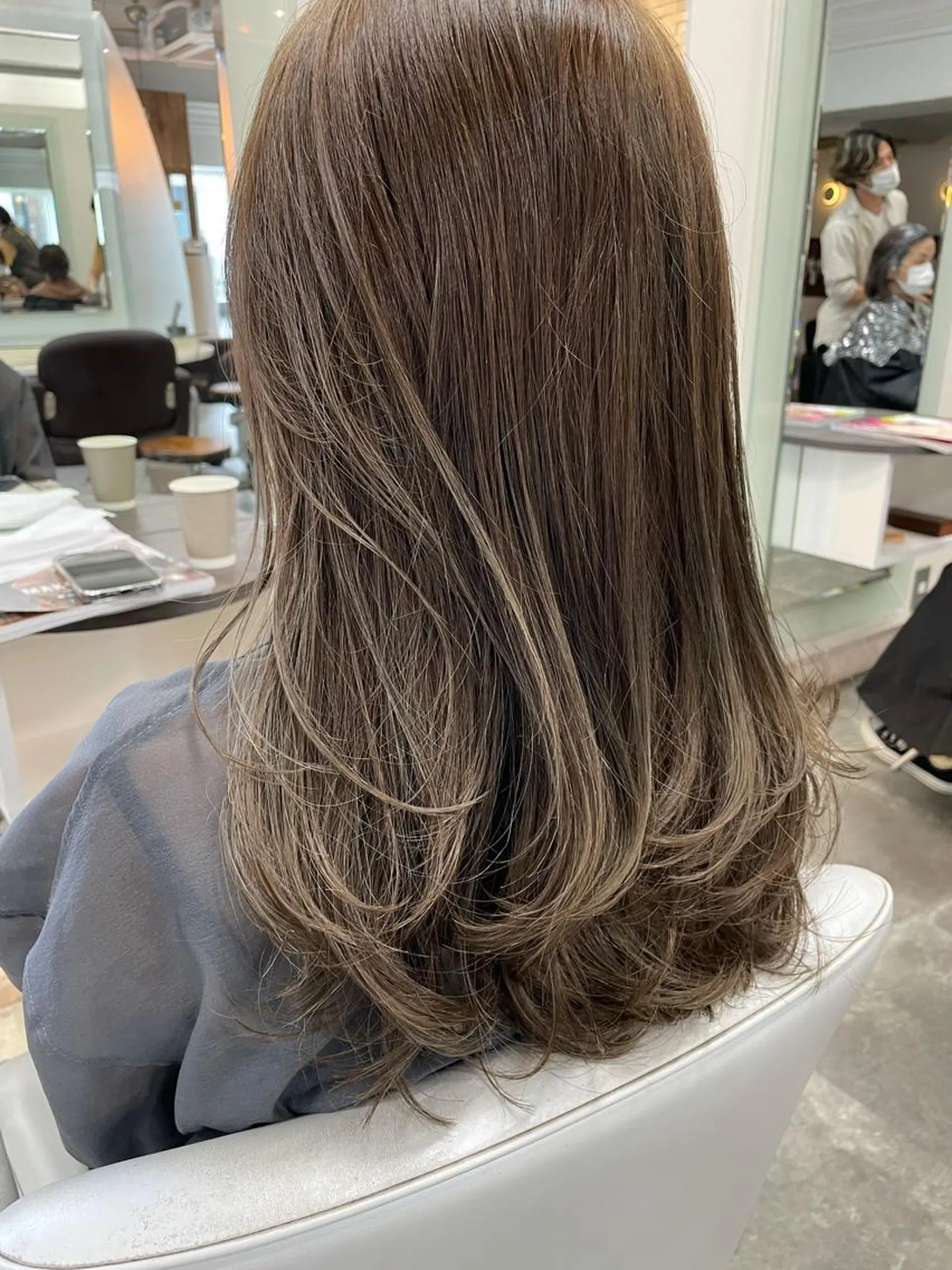 セミロング カラー カット ヘアカラー トリートメント 平 ちひろのヘアスタイル