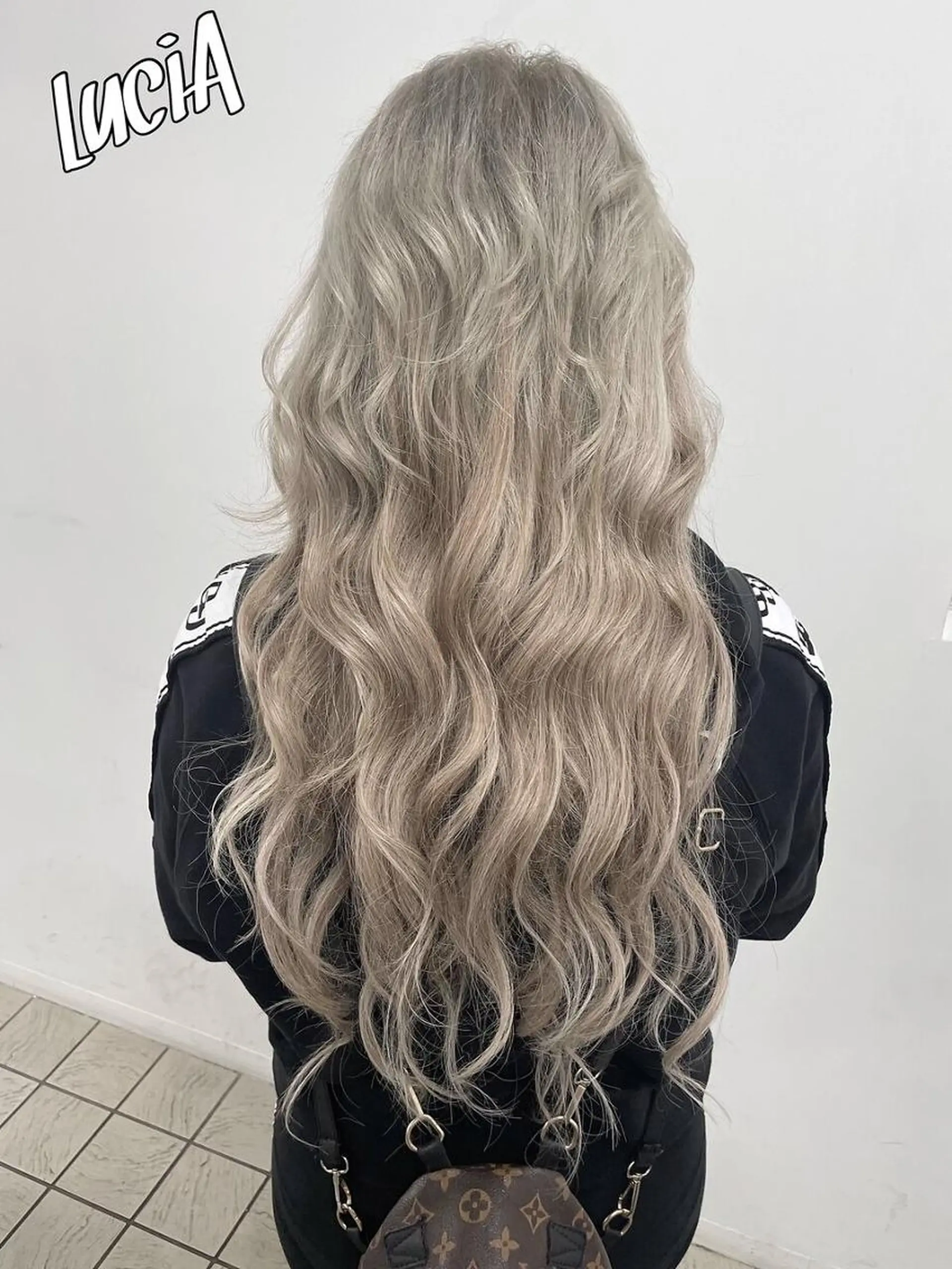 ヘアアレンジ ロング カラー LuciA RIANAのヘアスタイル