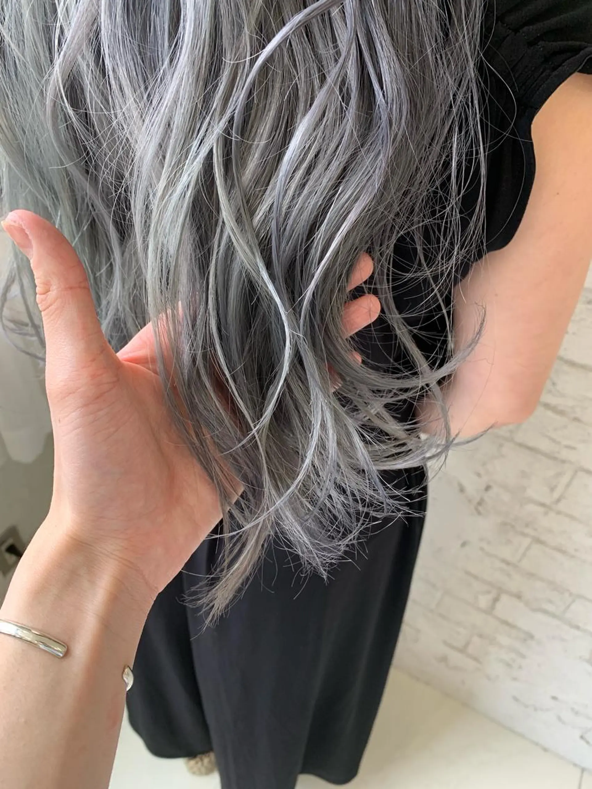 ロング アッシュ ヘアカラー 🇺🇸ハイライト特 化美容師🇺🇸漆沢のヘアスタイル