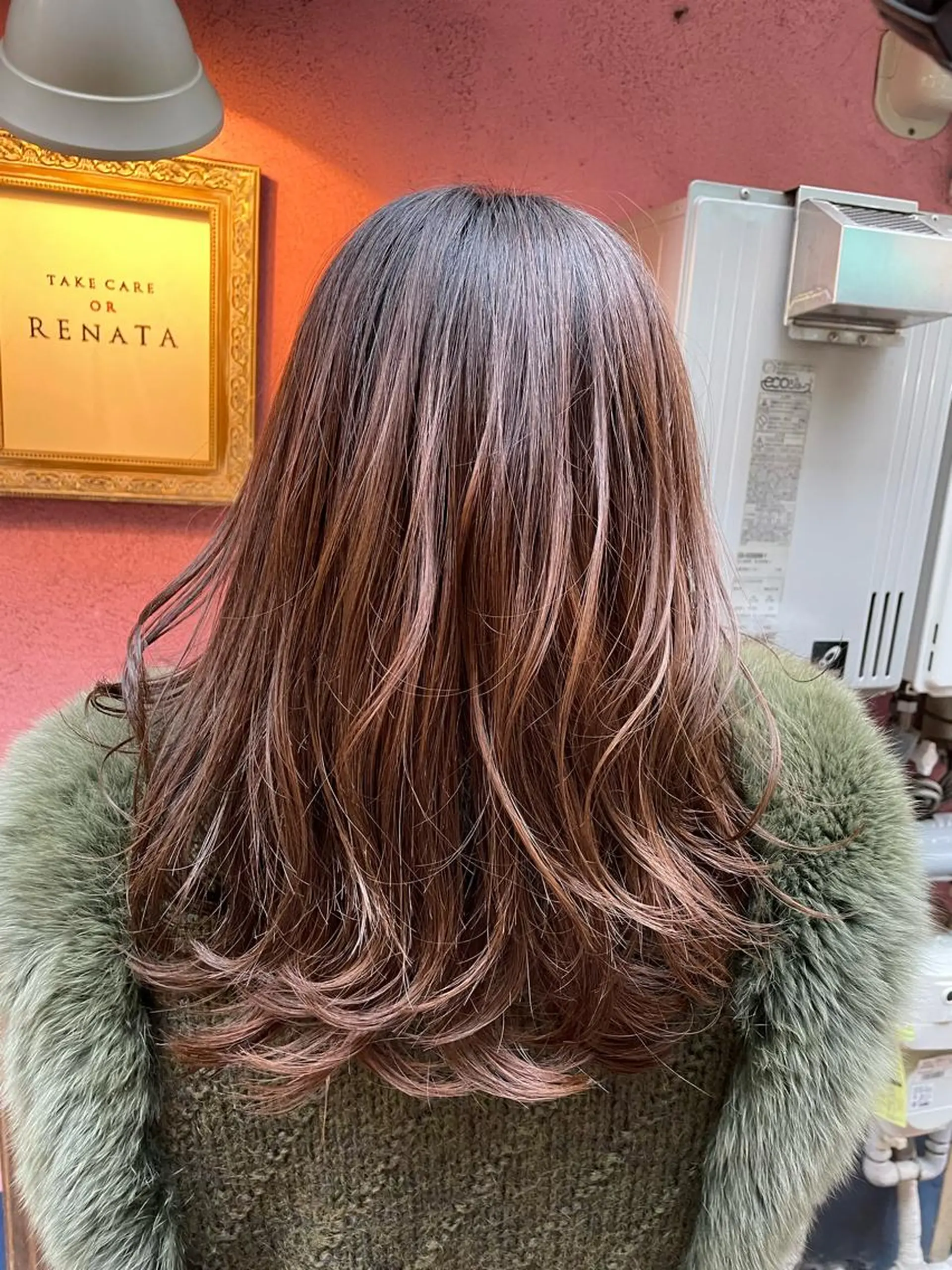 セミロング カラー バレイヤージュ ベージュカラー レイヤーカット ナカムラ イヅミのヘアスタイル