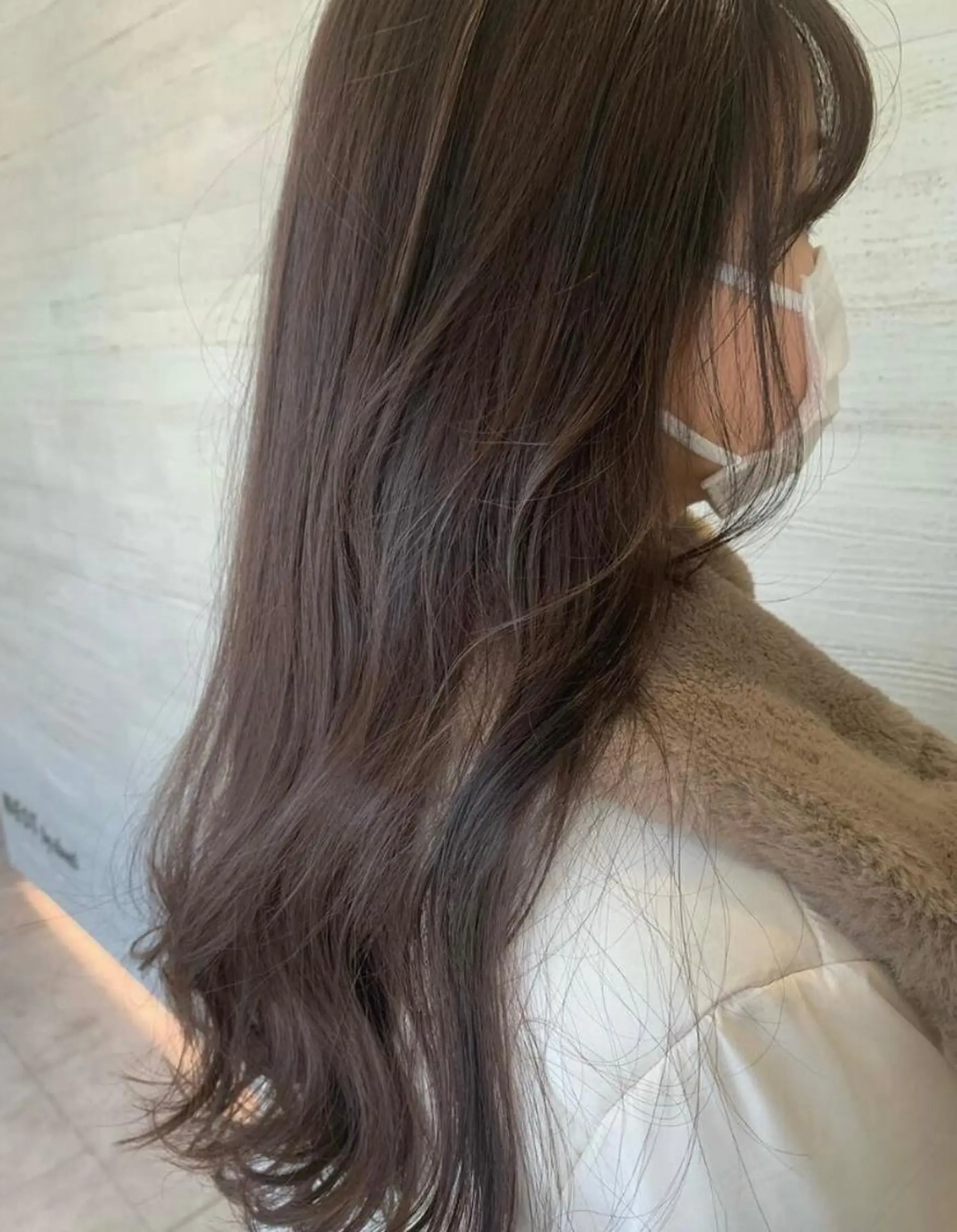 ロング カラー ブリーチ グレージュ ブリーチなしカラー サキ🤍ハイトーン 🩰くびれ巻きヘアのヘアスタイル